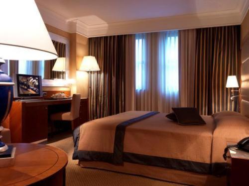 Standard Double or Twin Room - Photo 4