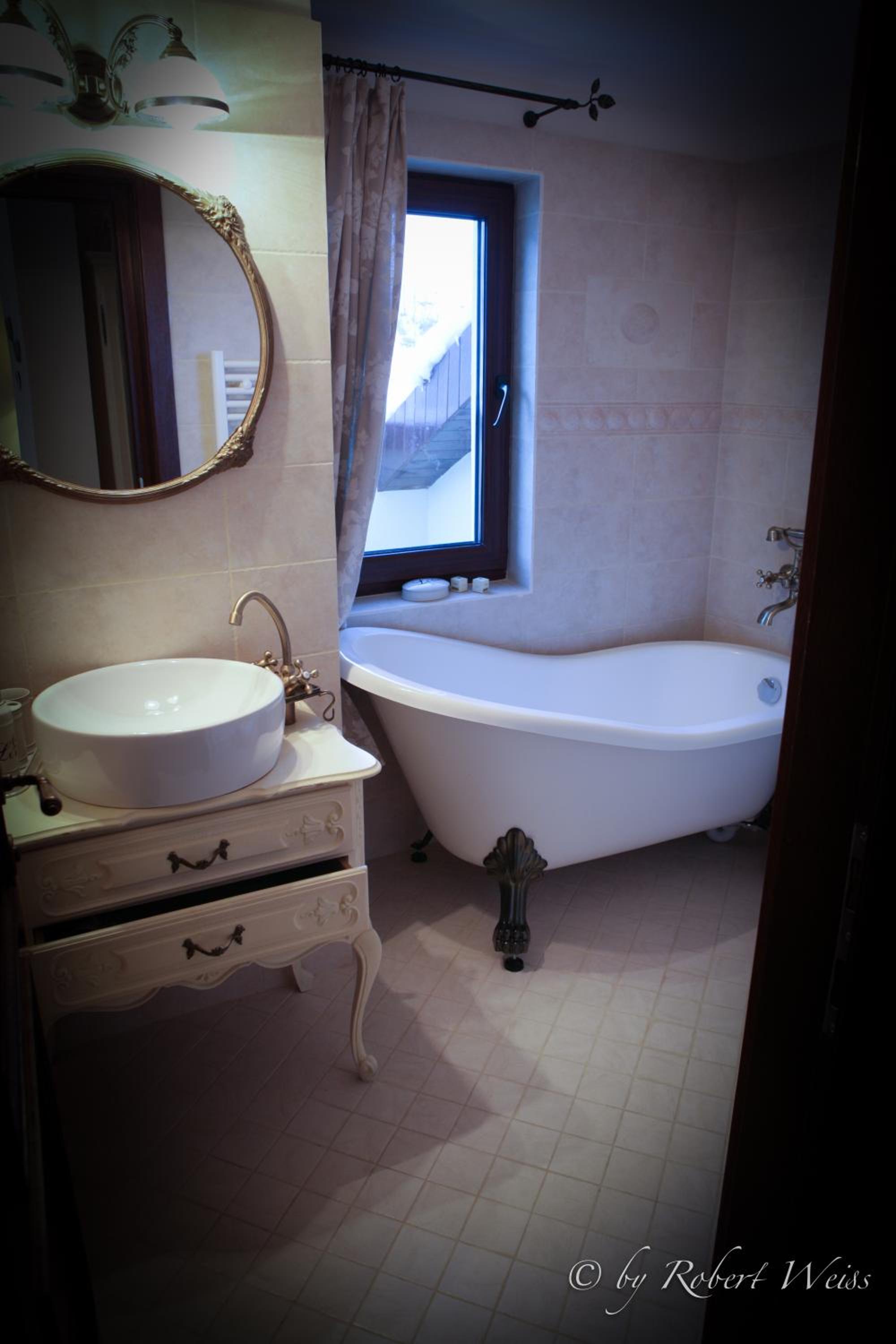 Deluxe Double Room with Spa Bath  - Photo 2