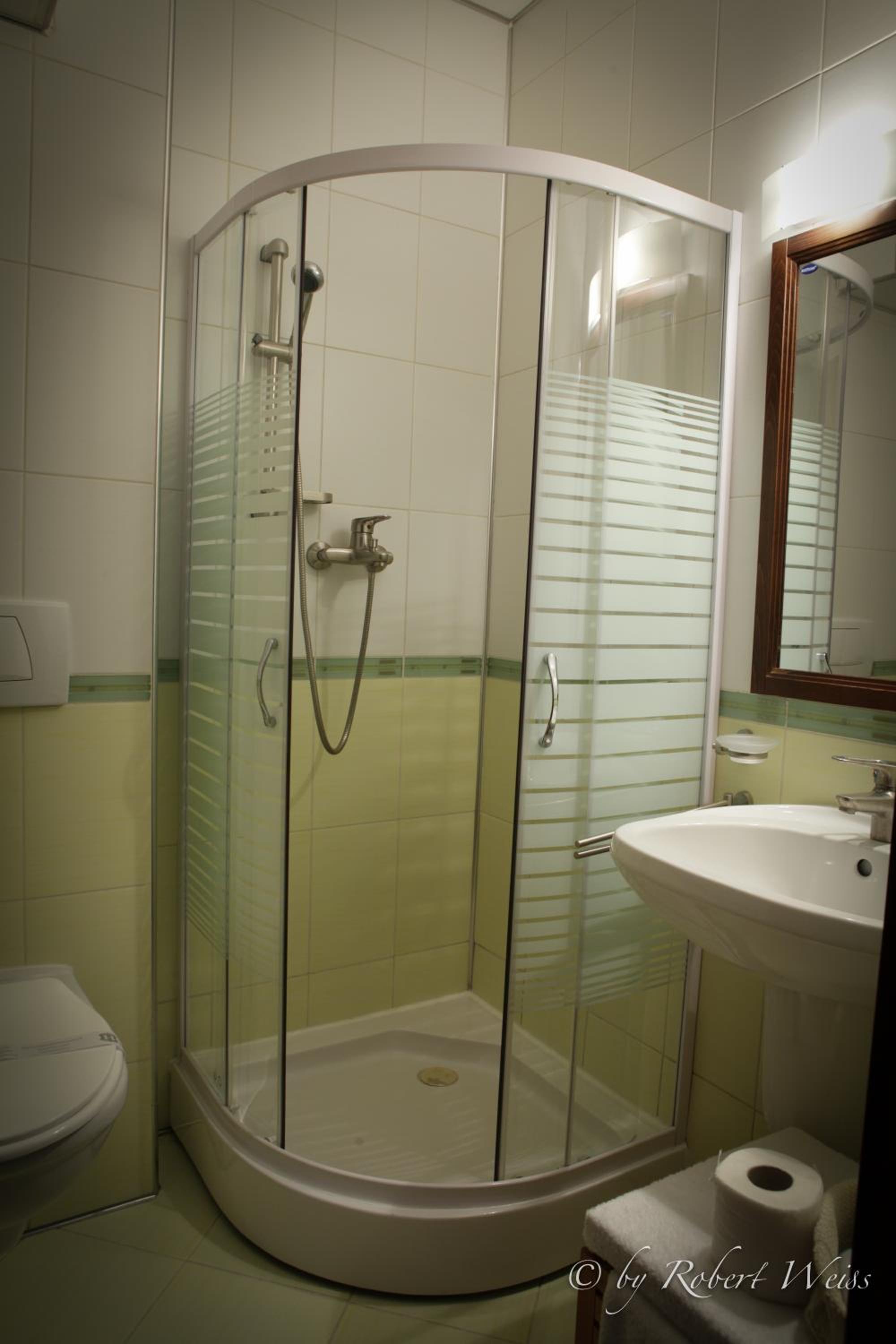 Standard Double or Twin Room - Photo 2