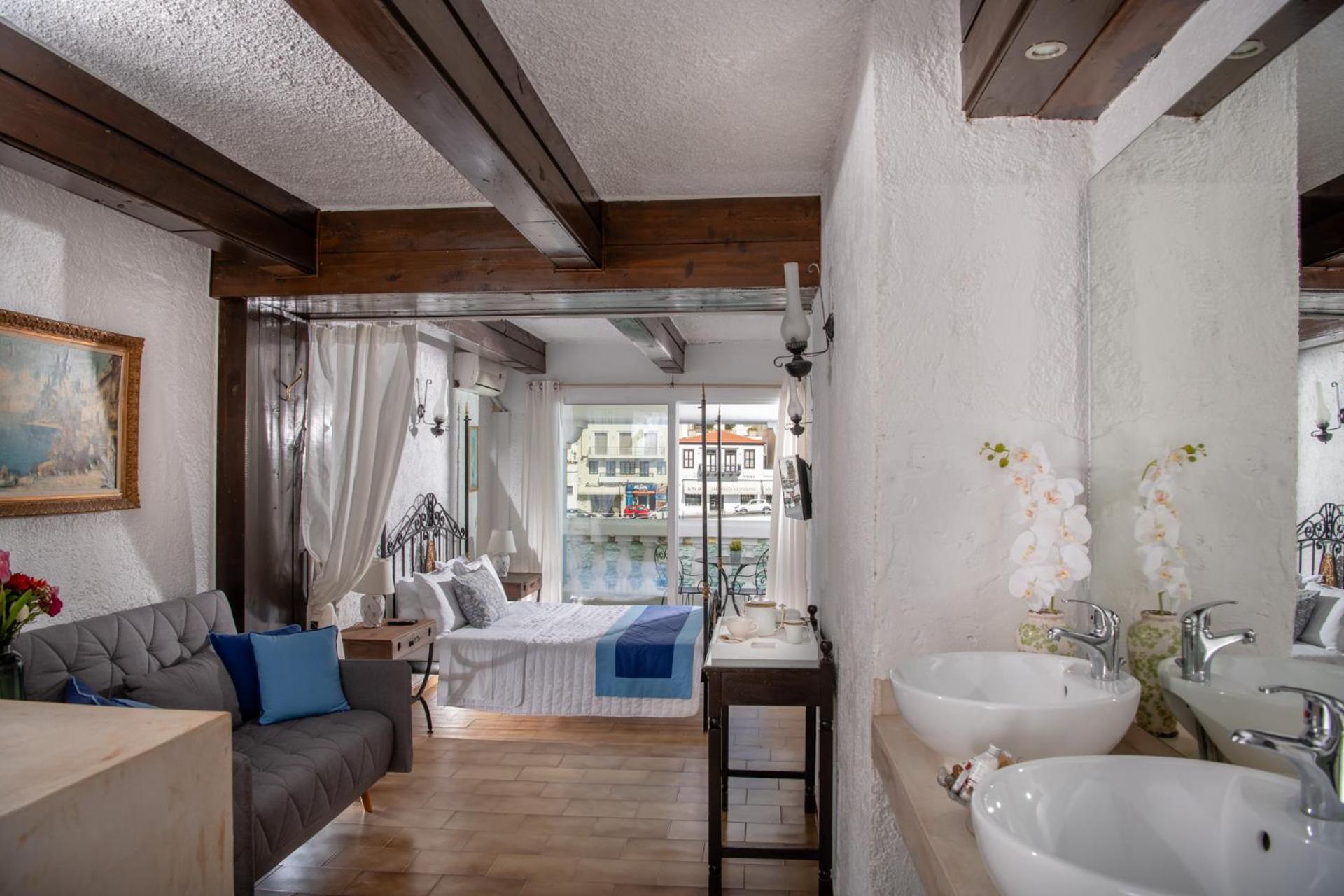 Honeymoon Suite Sea Front