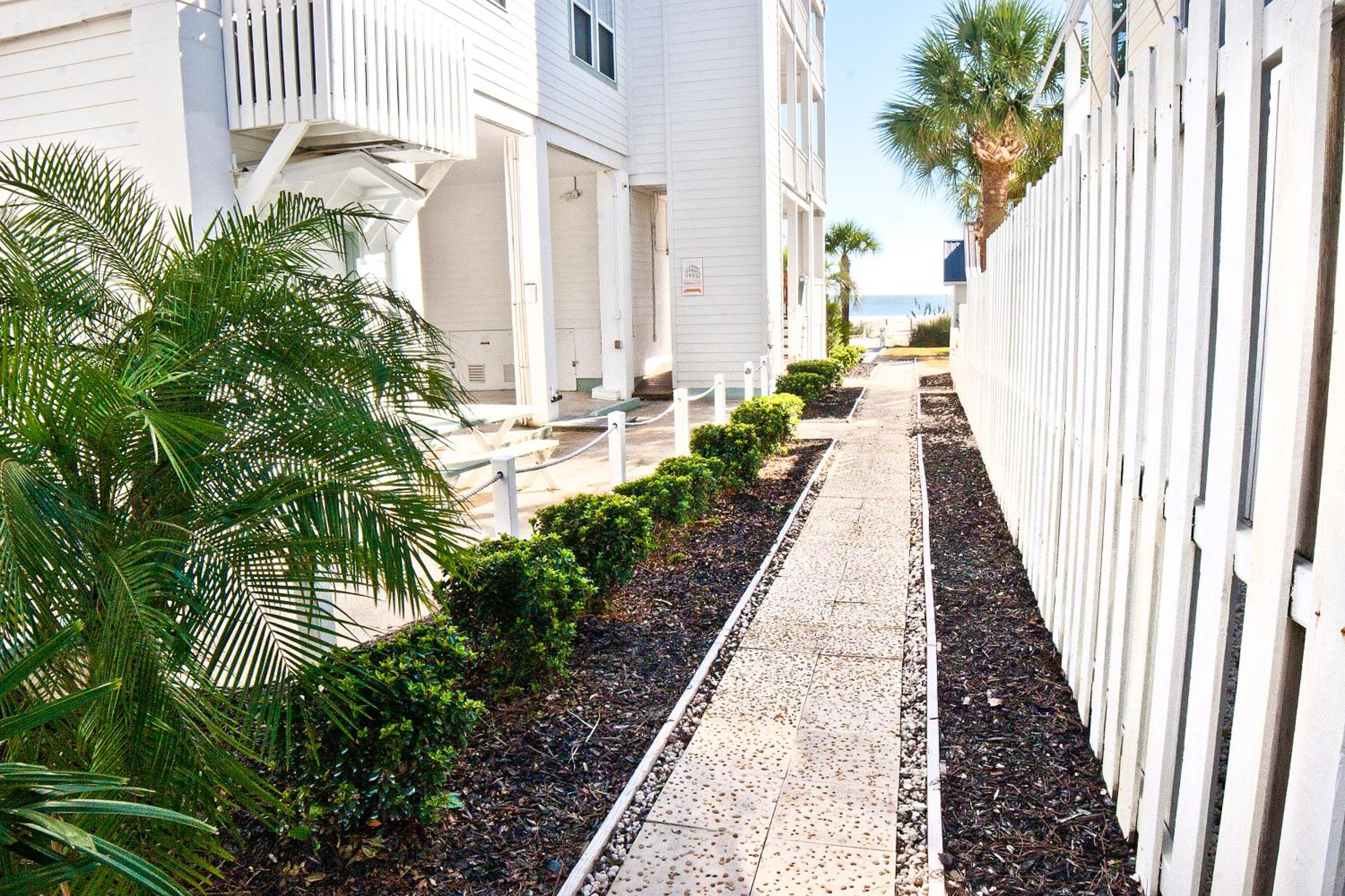 DeSoto Beach Gardens, Foto 3