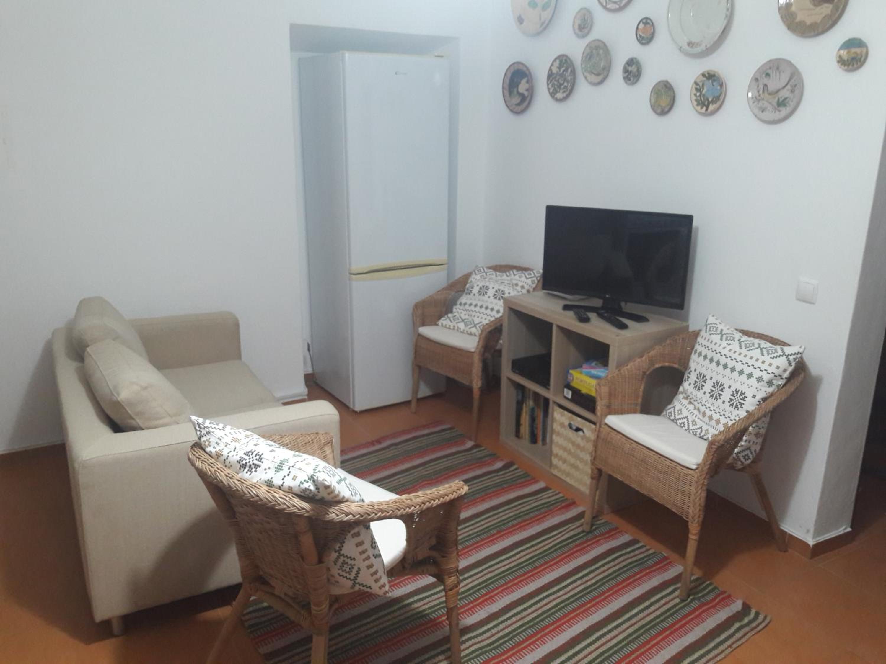 Three-Bedroom Apartment - Photo 27