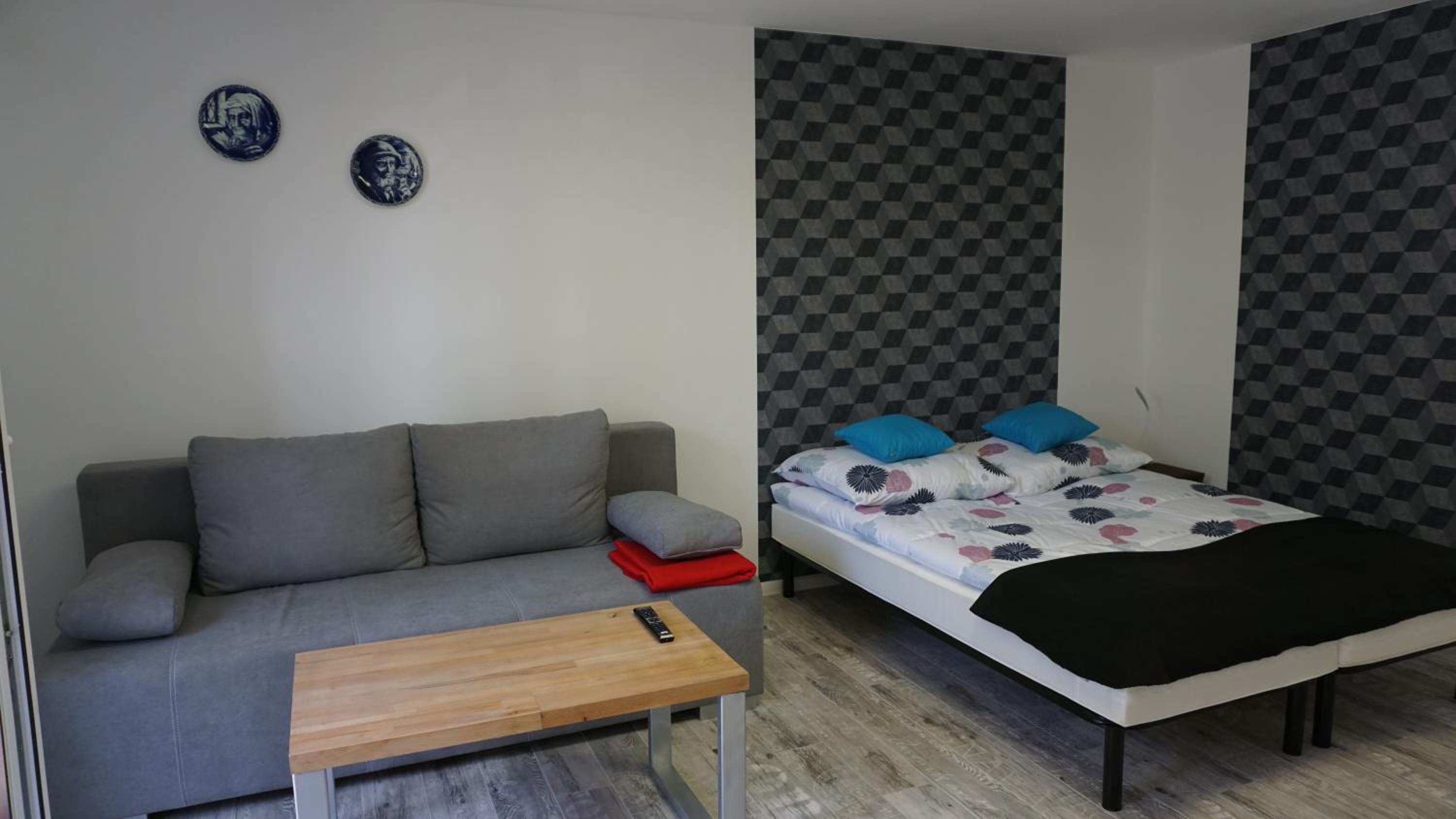 One-Bedroom Apartment - Ground Floor - Photo 4