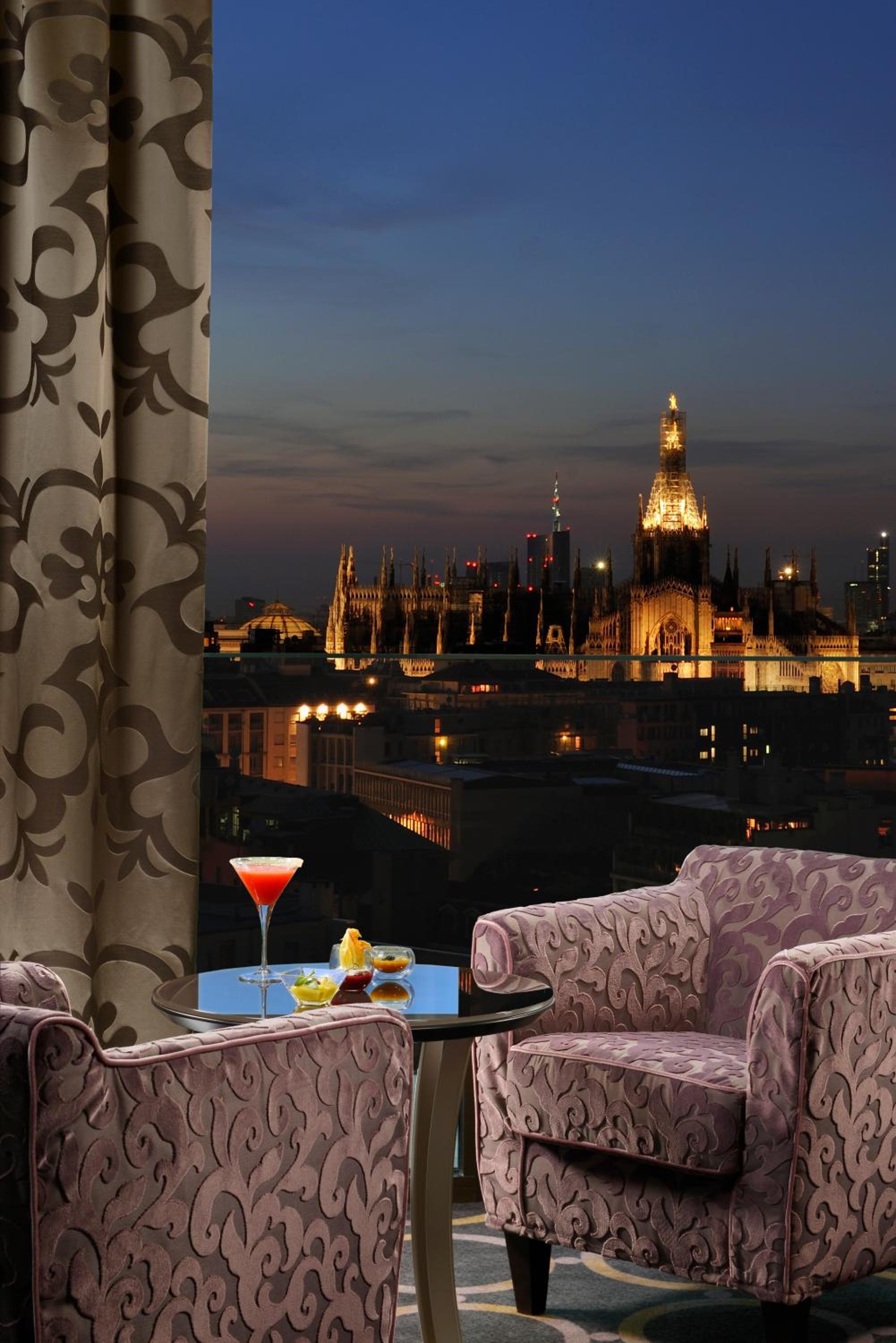 Executive Suite with Duomo View photo 2