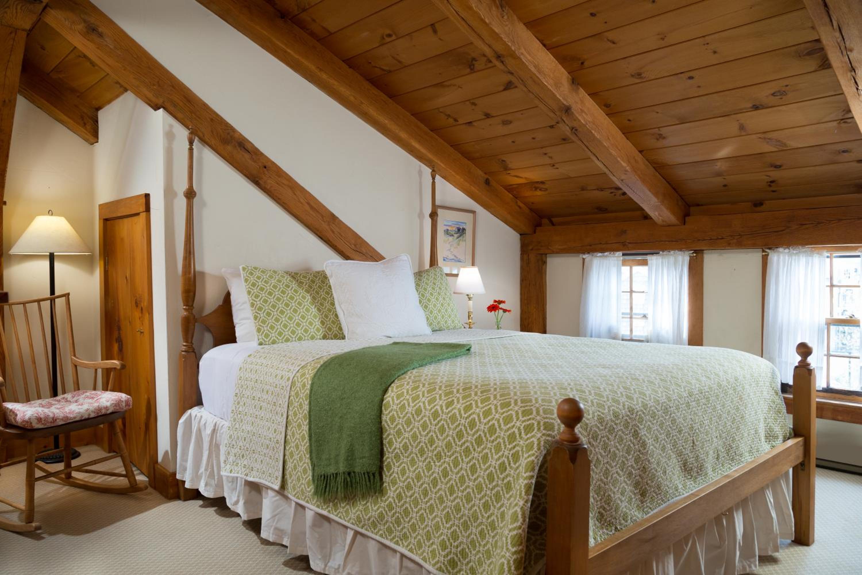 Deluxe Queen Suite photo 1
