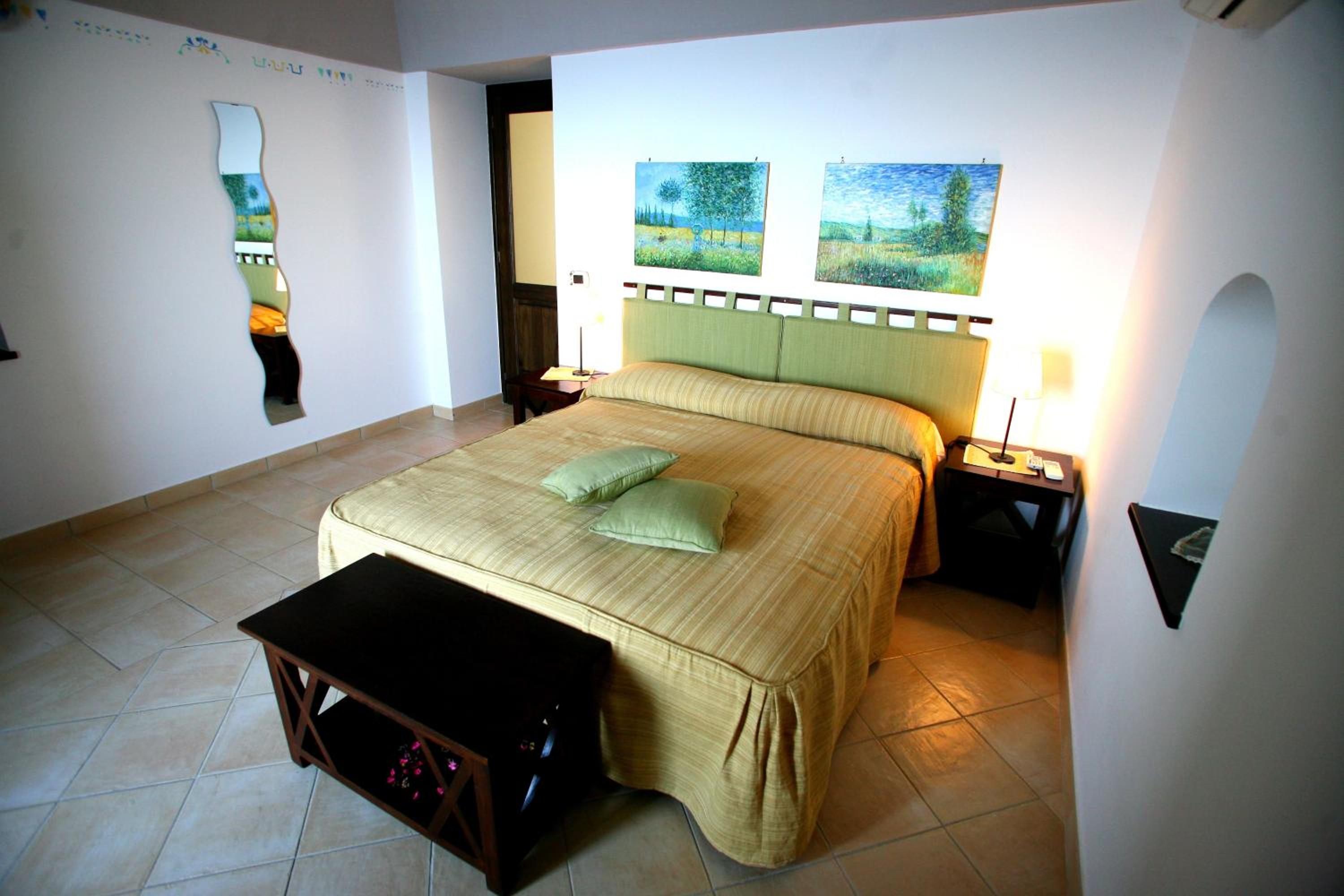 Double or Twin Room - Photo 2