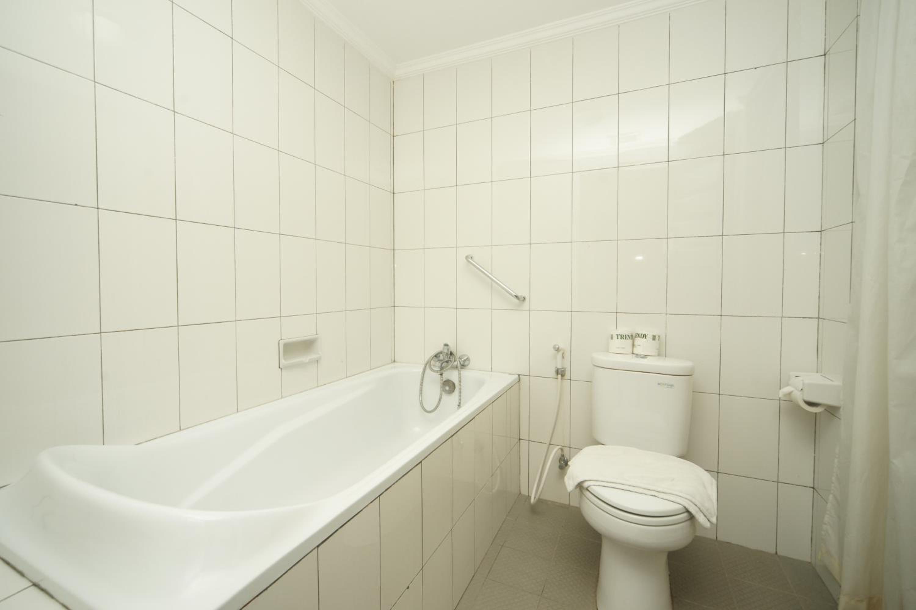 Standard Double or Twin Room photo 3