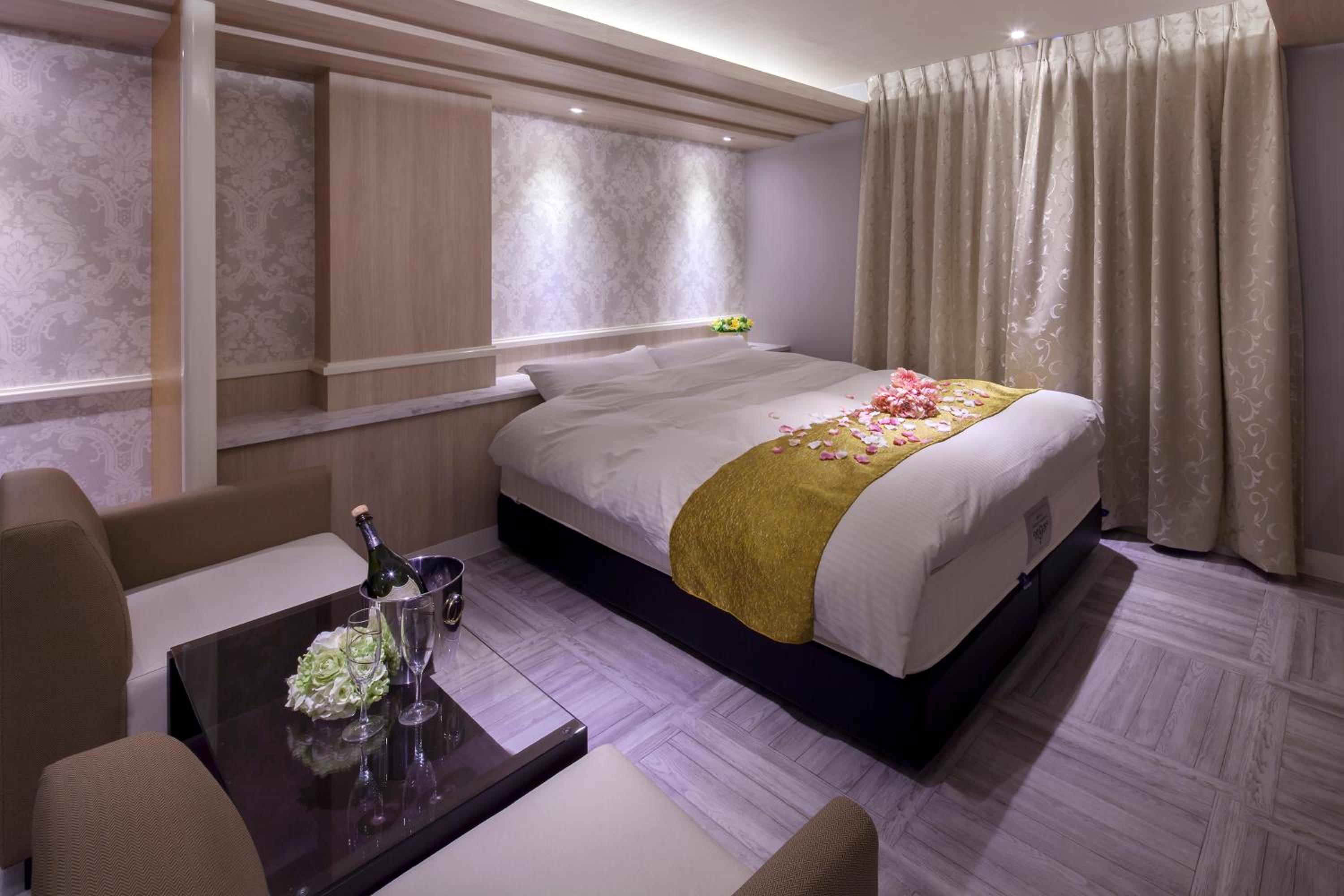 Standard Double Room - 21:00 Check-in - Photo 8