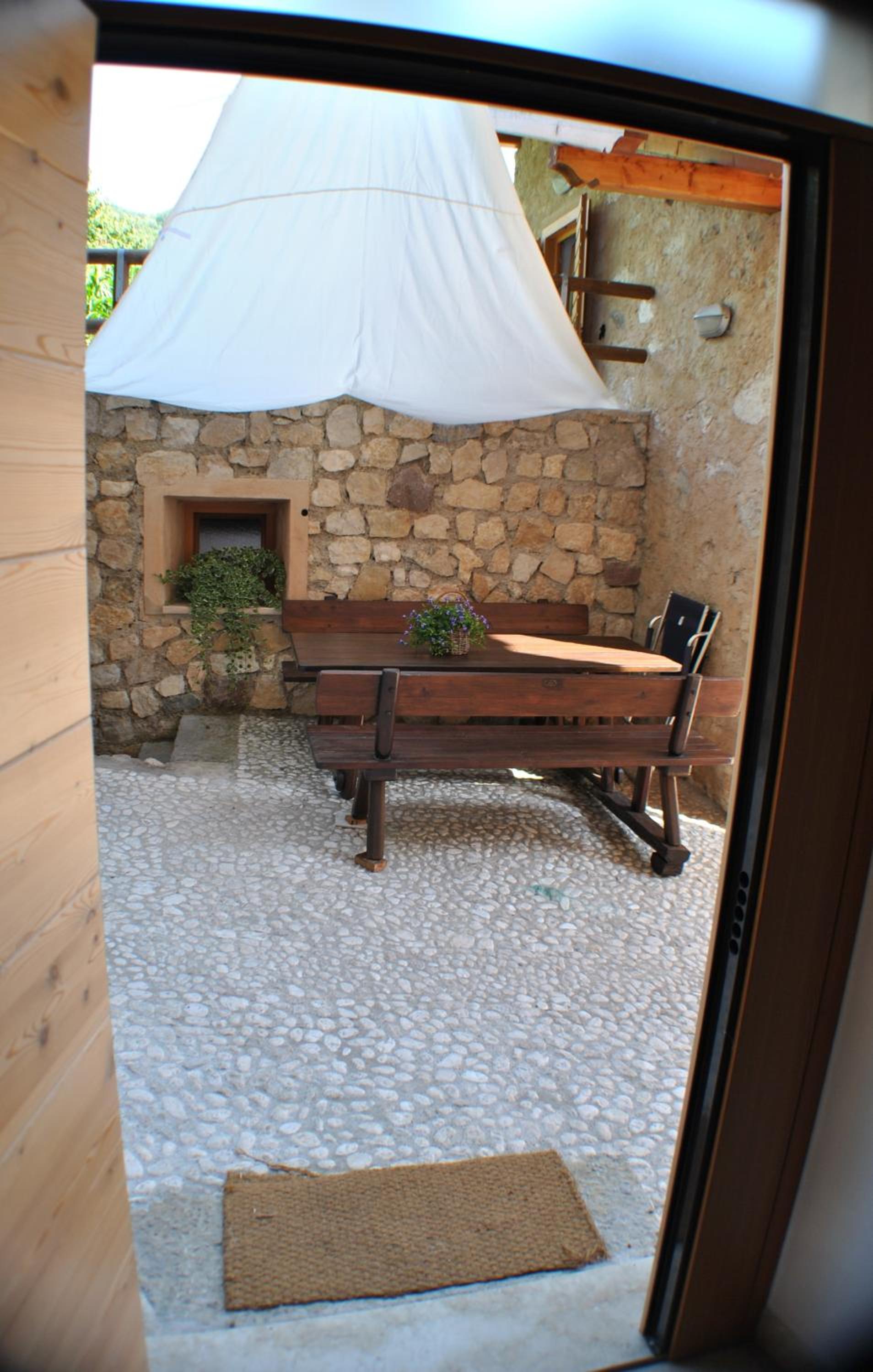 Double Room - Photo 15