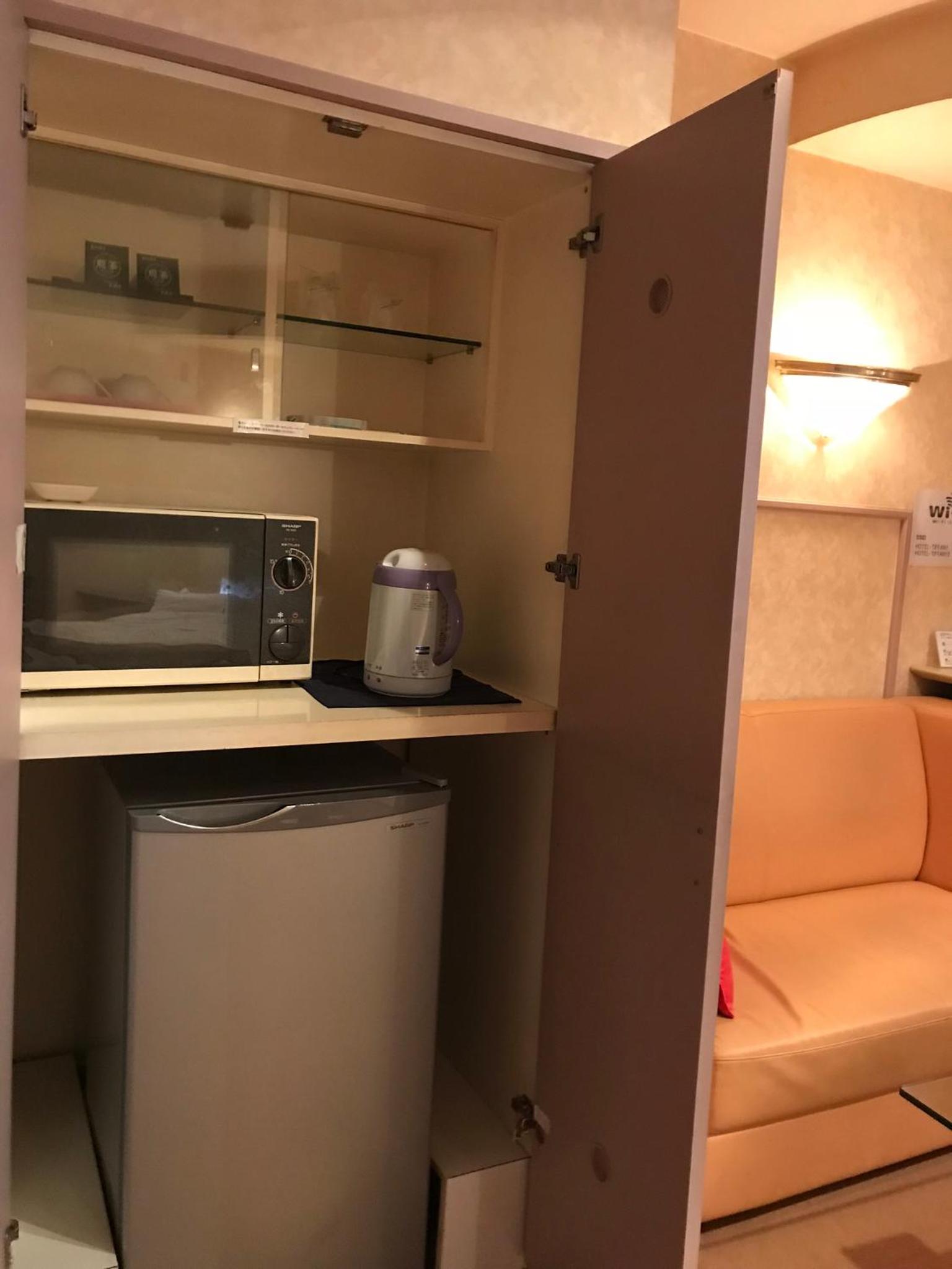 Standard Double Room - Smoking - Photo 7
