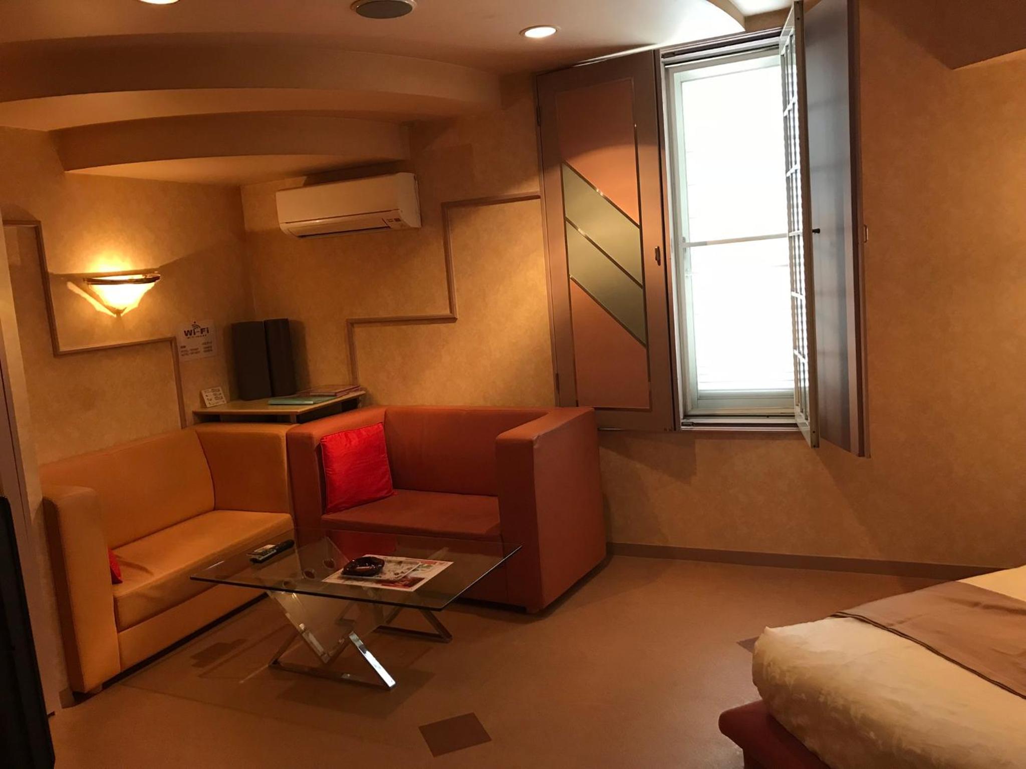 Standard Double Room - Smoking - Photo 5