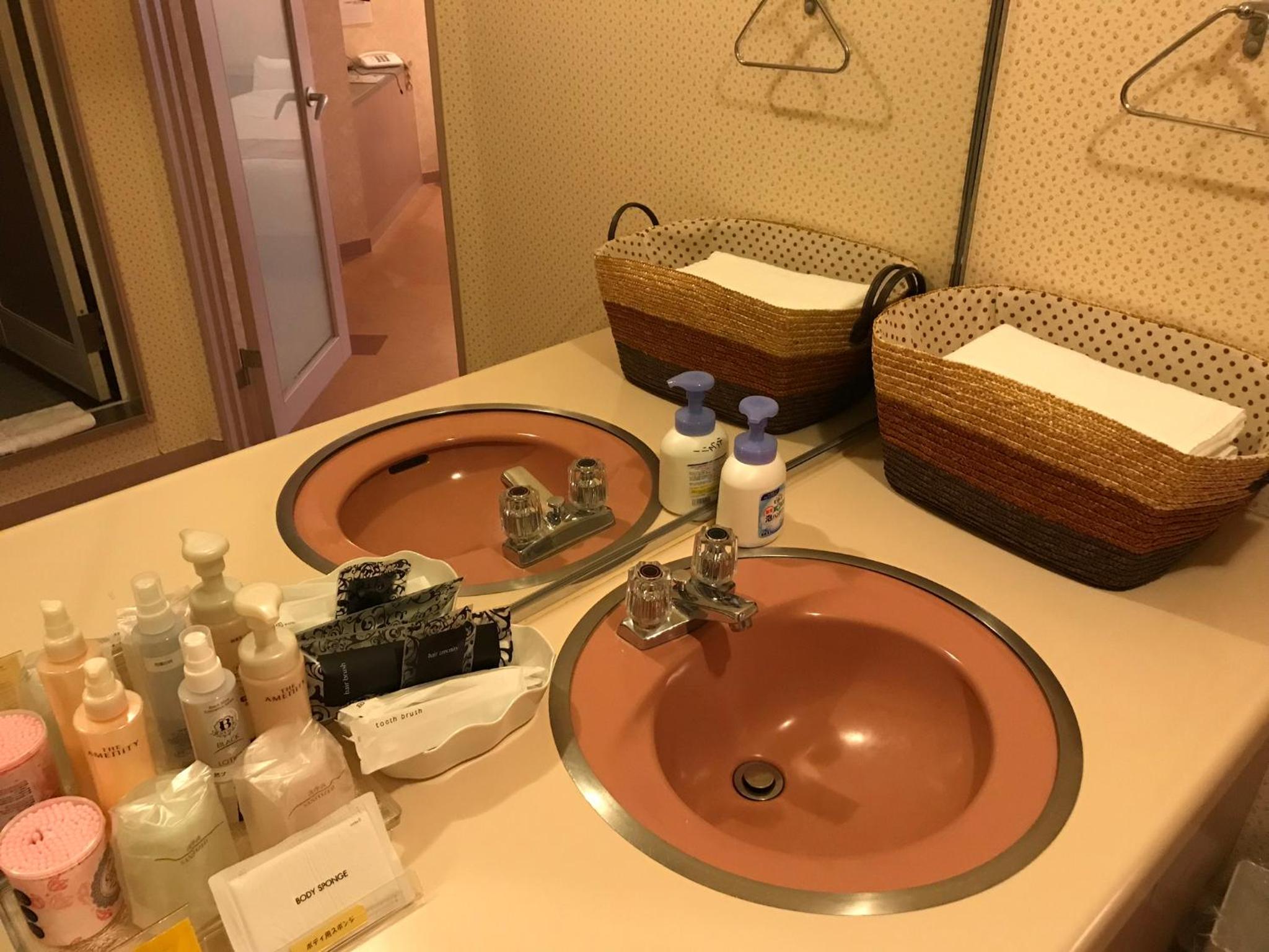 Standard Double Room - Smoking - Photo 8