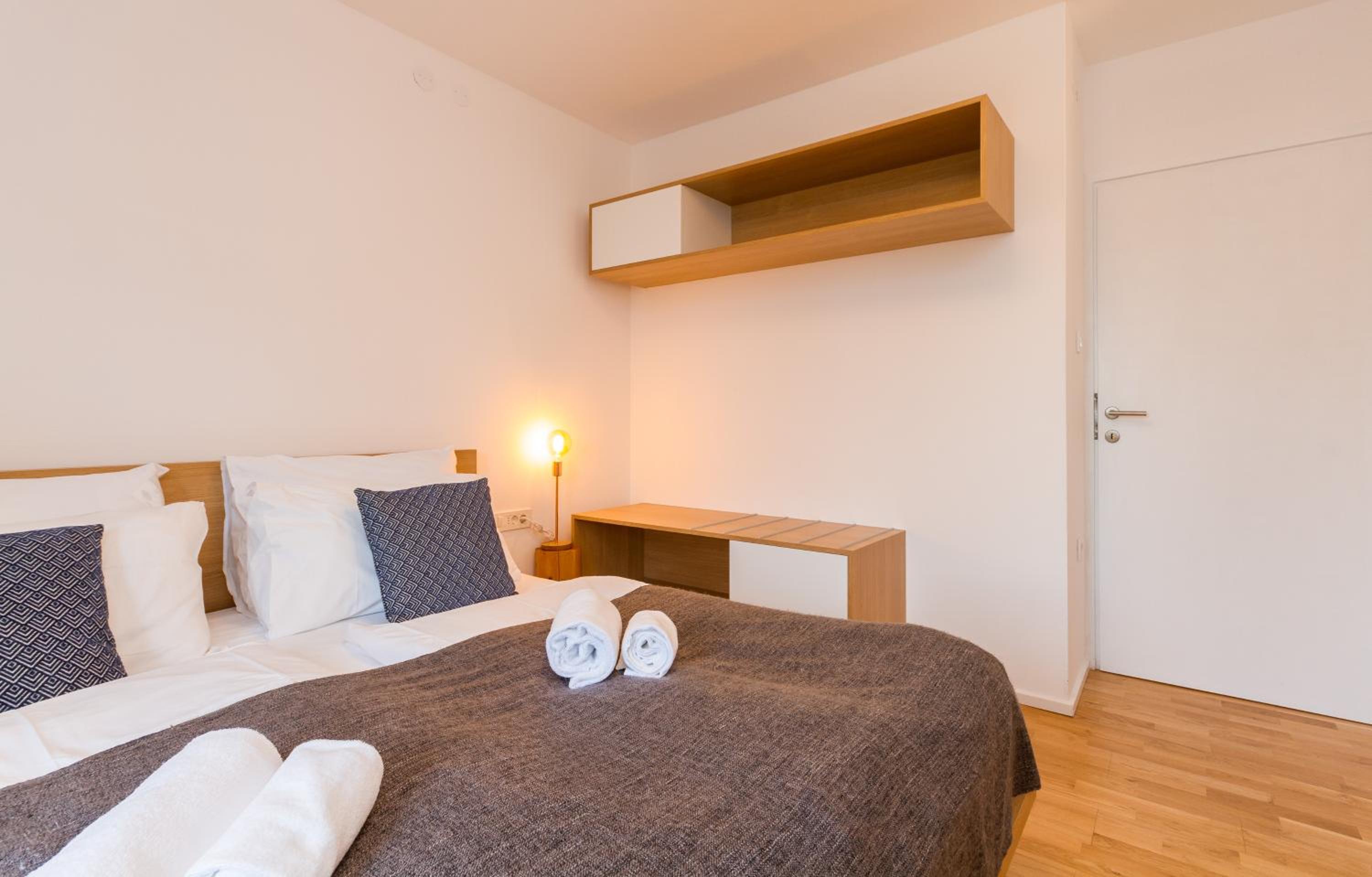 Comfort One-Bedroom Apartment with Balcony - Photo 2