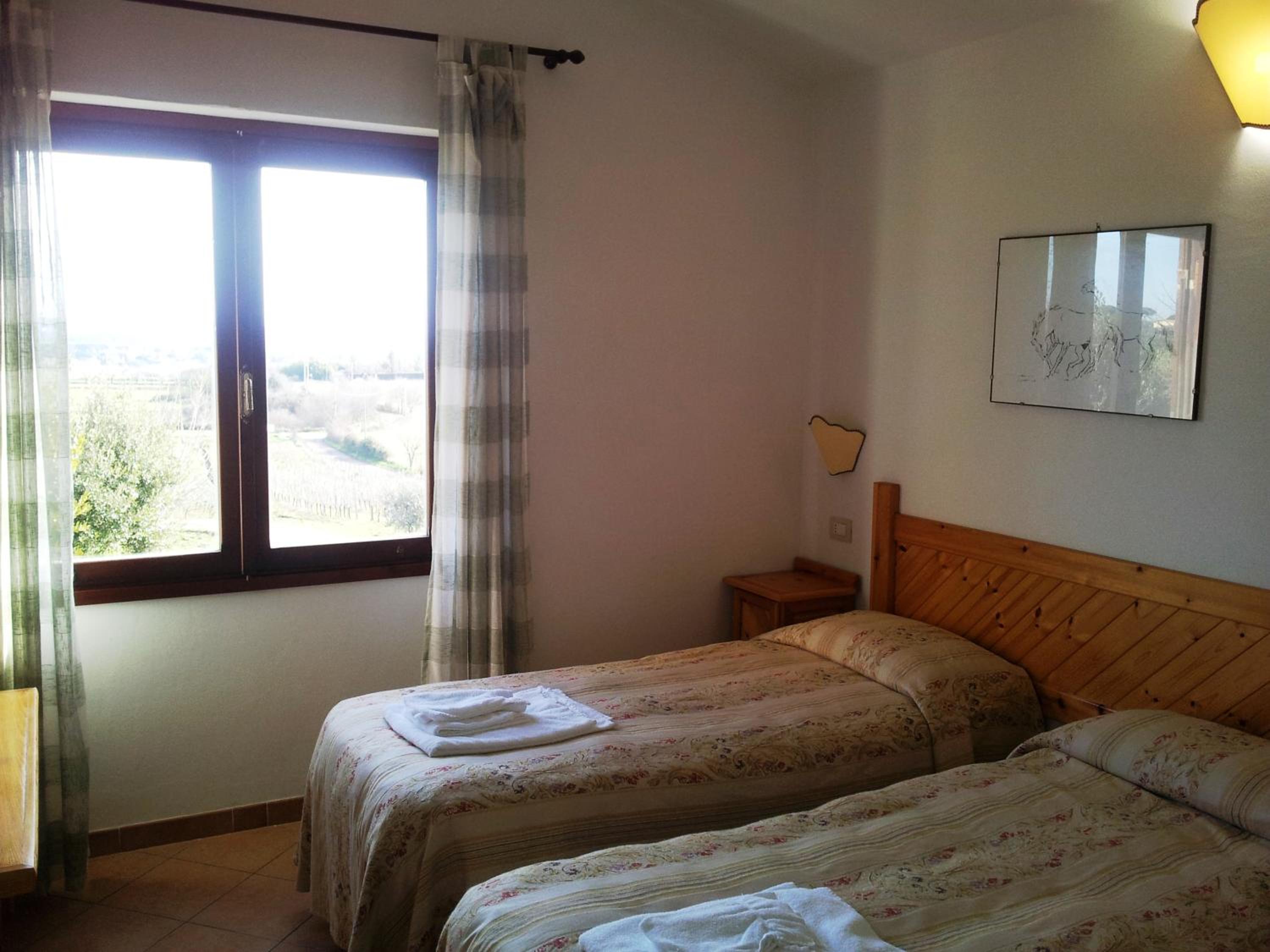 Double or Twin Room photo 2
