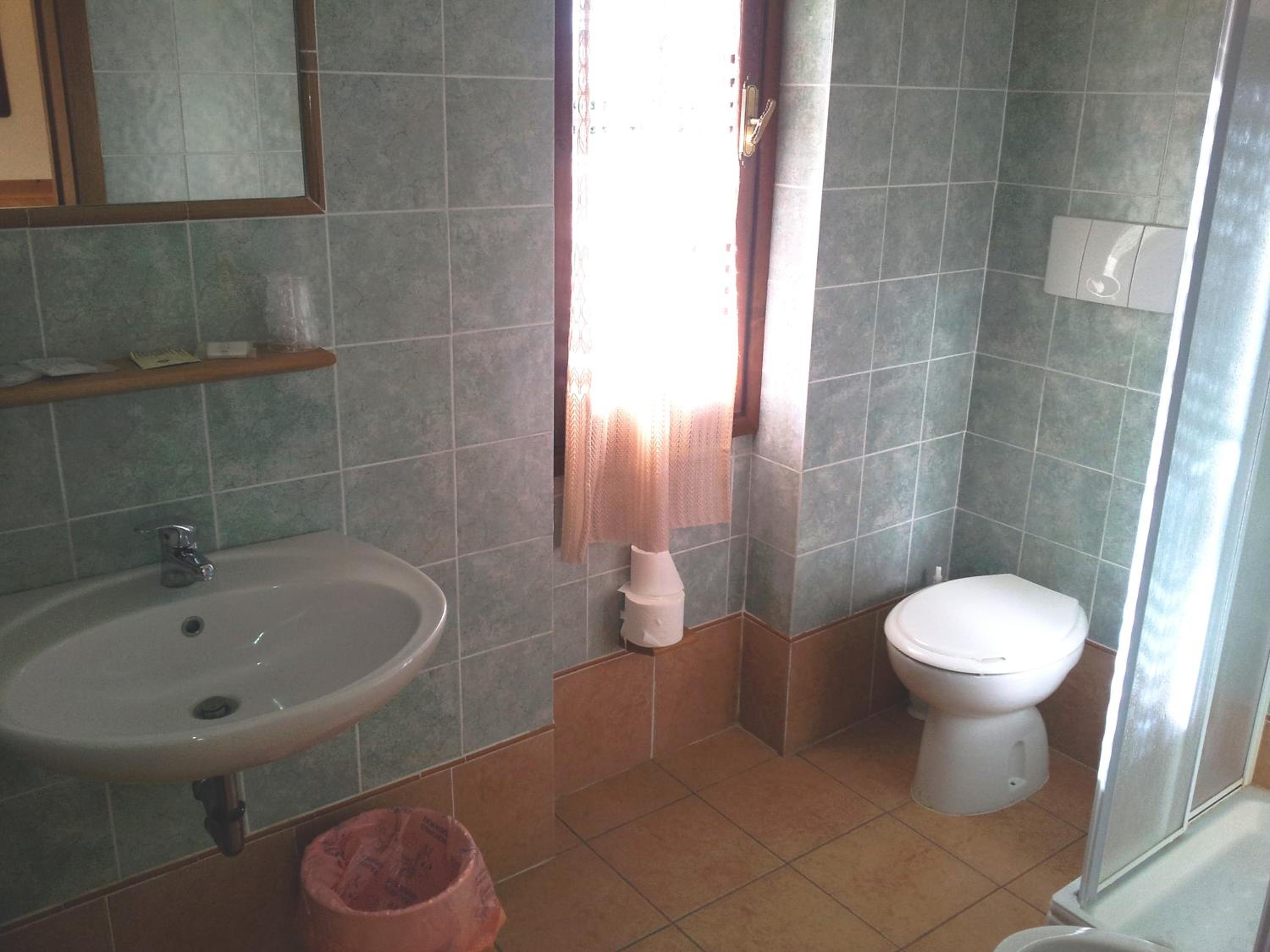 Double or Twin Room photo 3