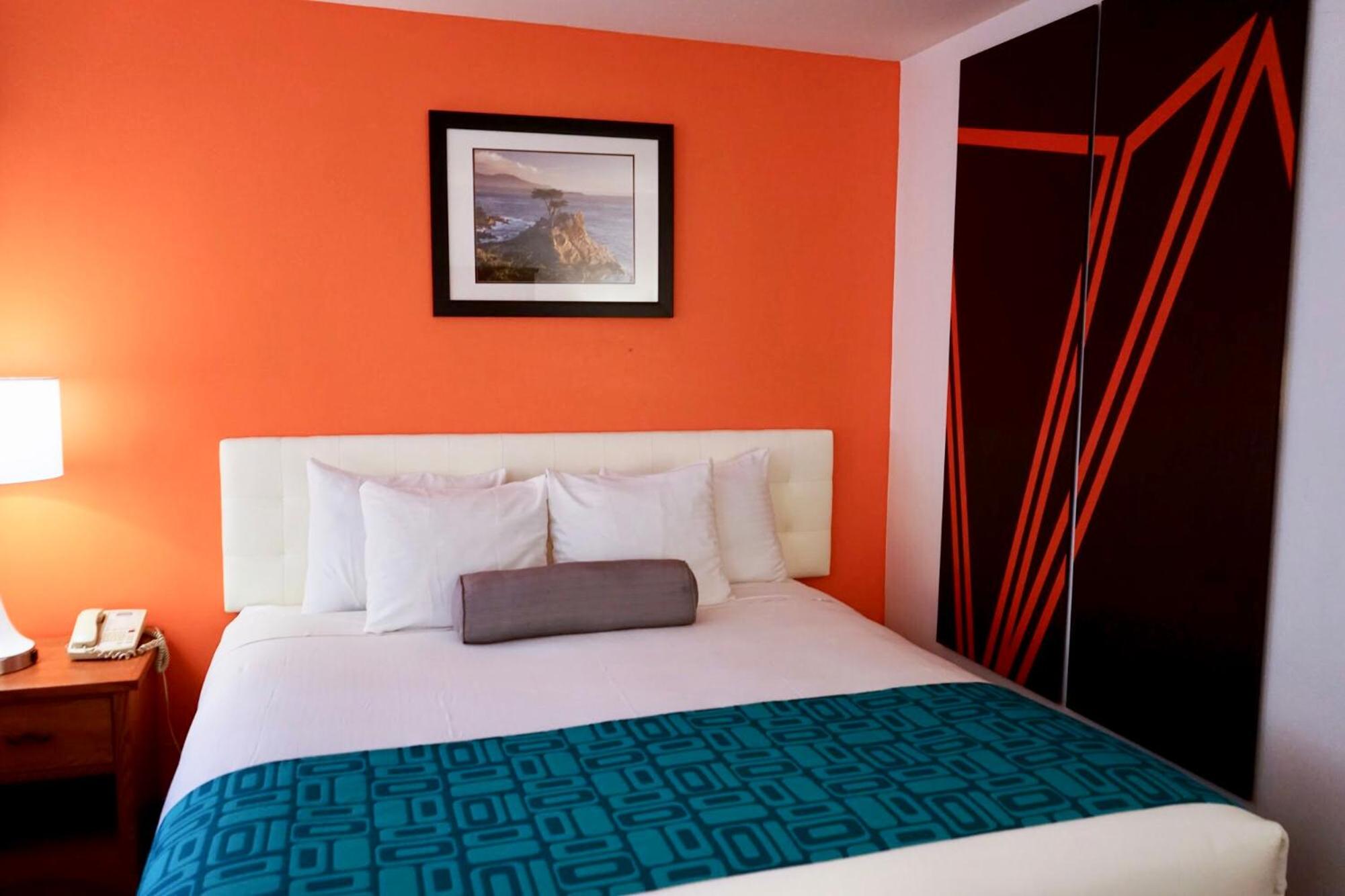 Queen Room with Two Queen Beds - Non-Smoking - Photo 3
