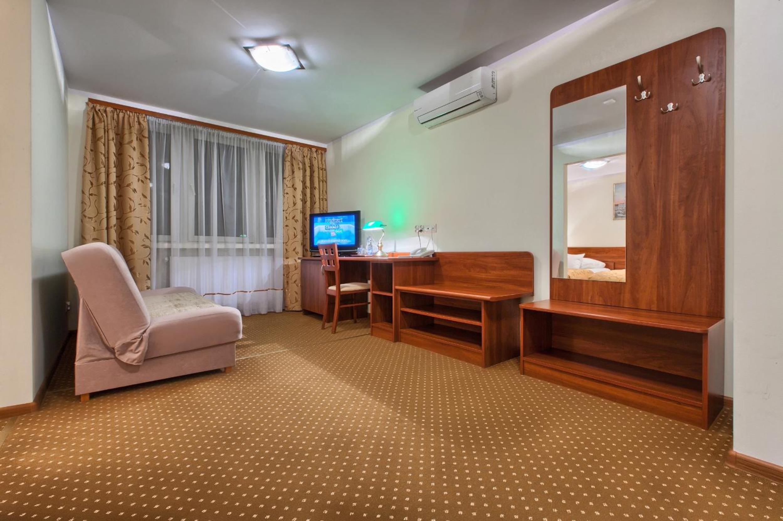 Standard Twin Room - Photo 2