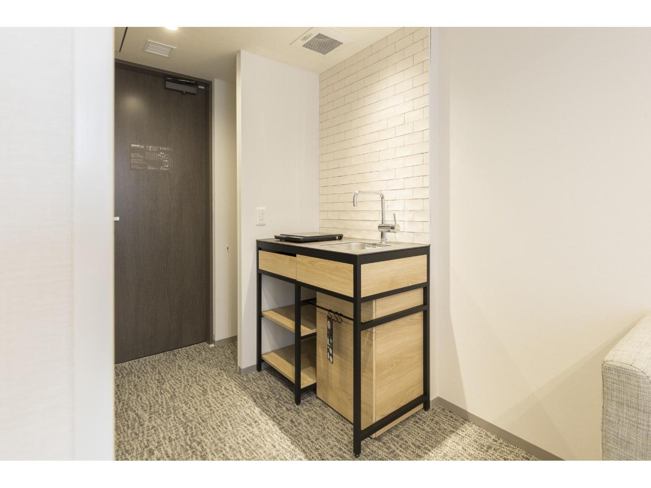 Residential Double Room (1 Queen Bed)