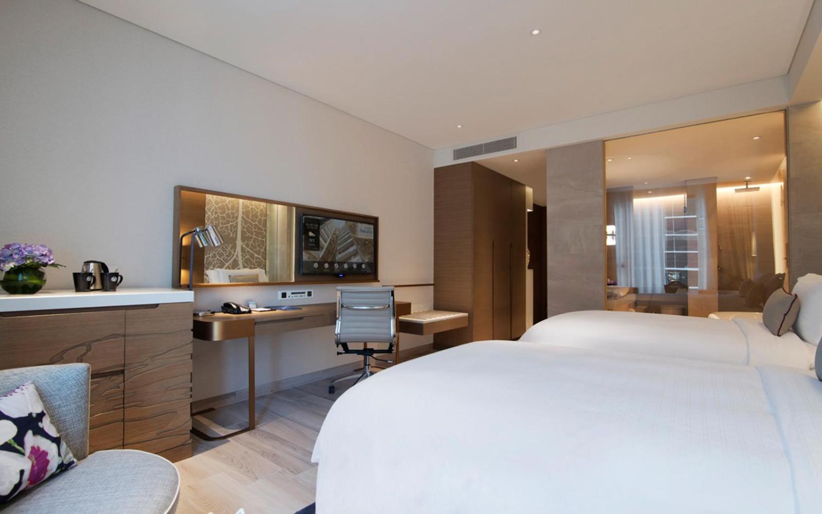 Creek View Room - Twin Beds