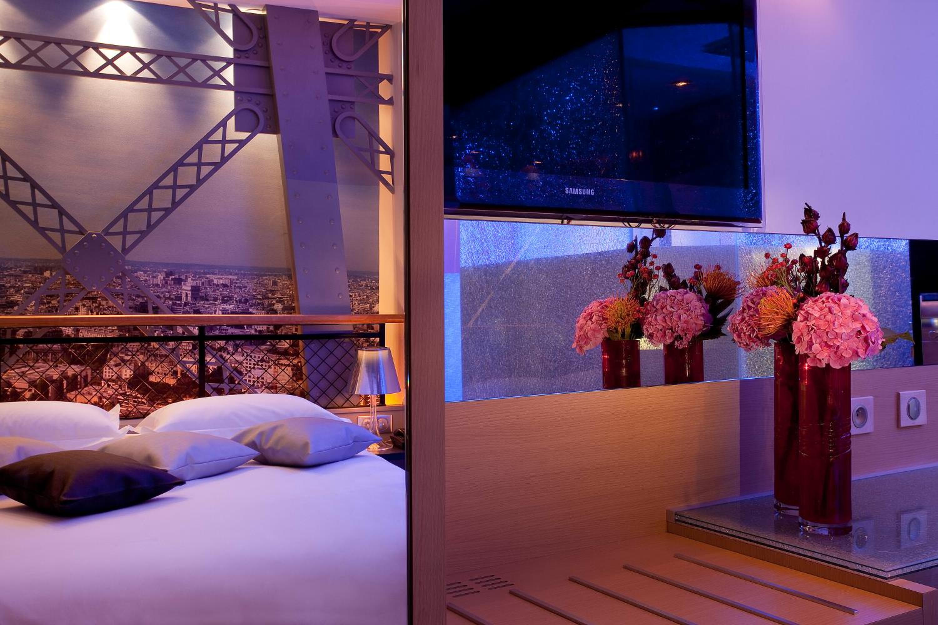 Tour Eiffel Room - With Shower