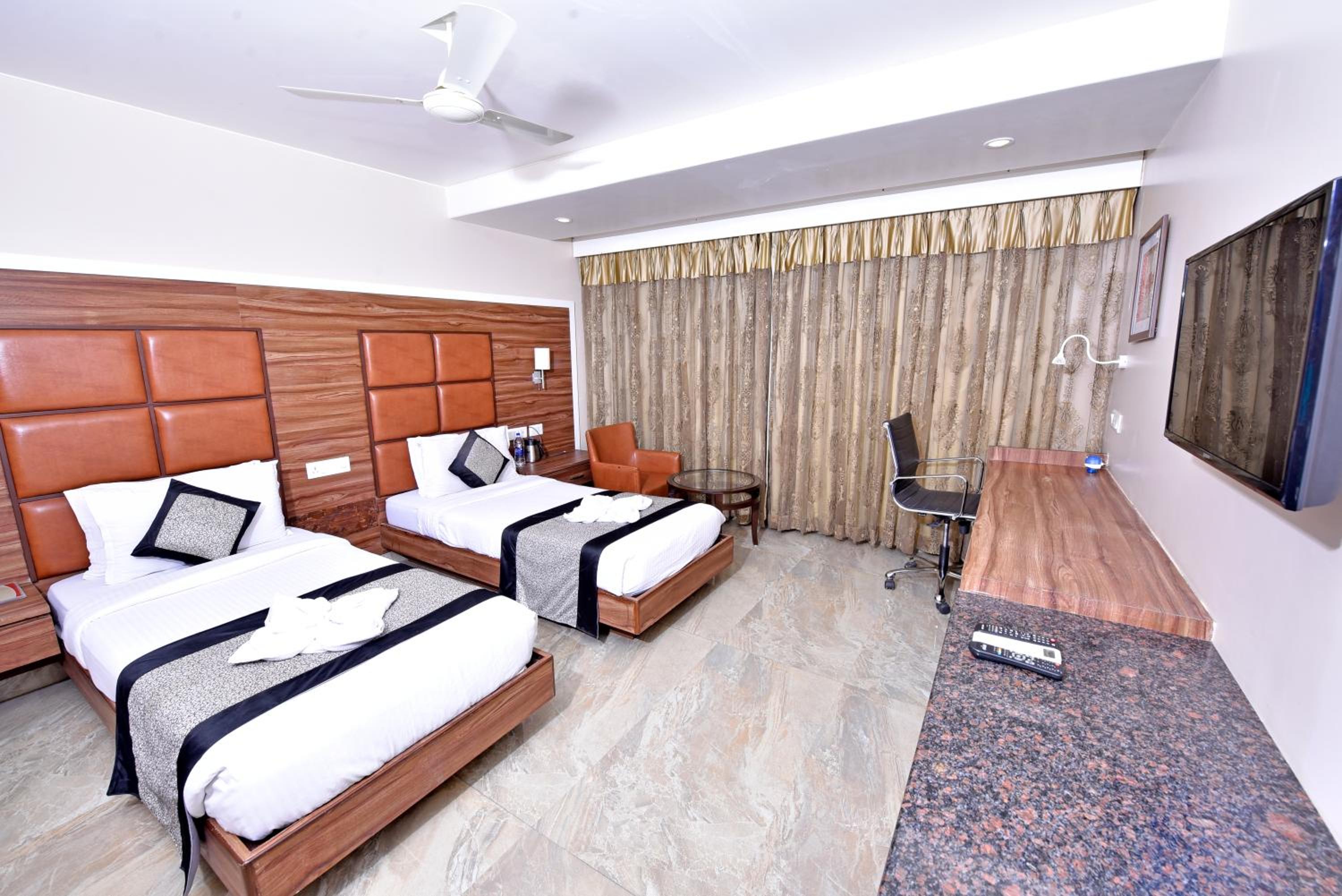 Deluxe Double Room photo 2