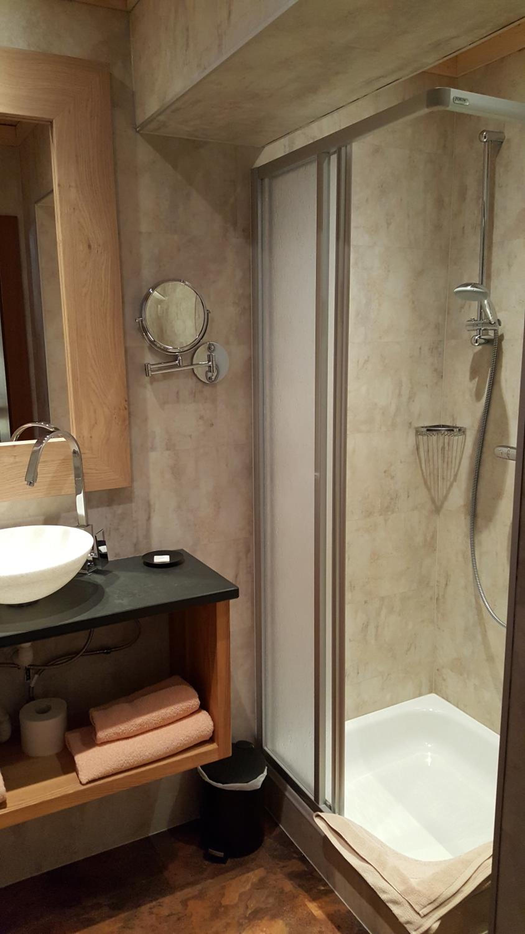 Standard Double Room - Photo 5