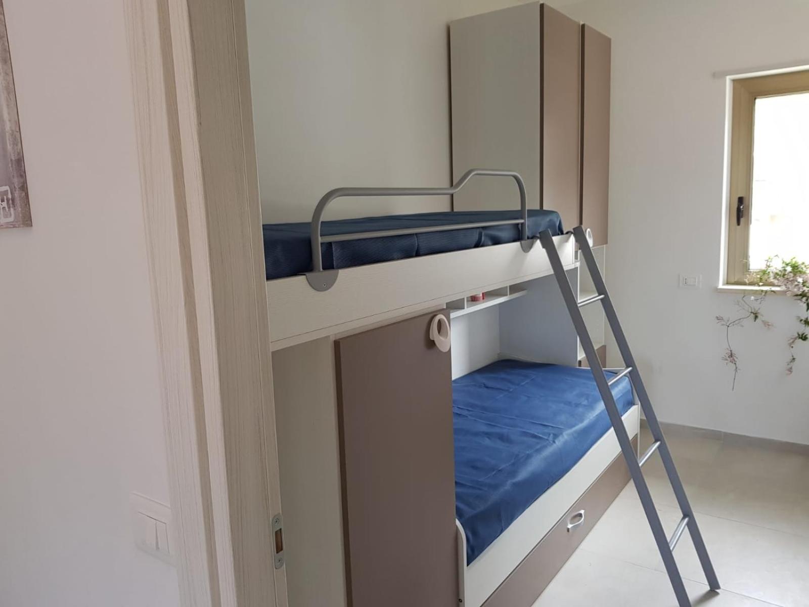 Two-Bedroom House - Photo 14