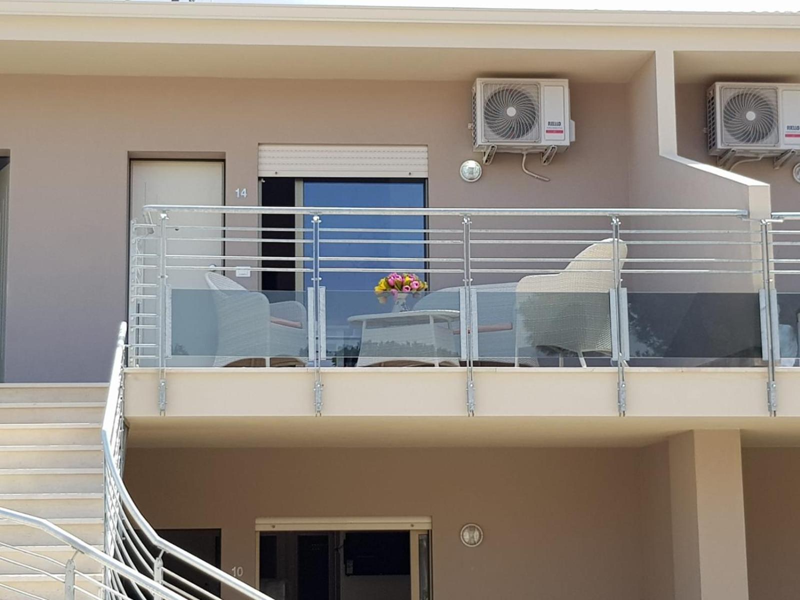 Two-Bedroom House - Photo 3