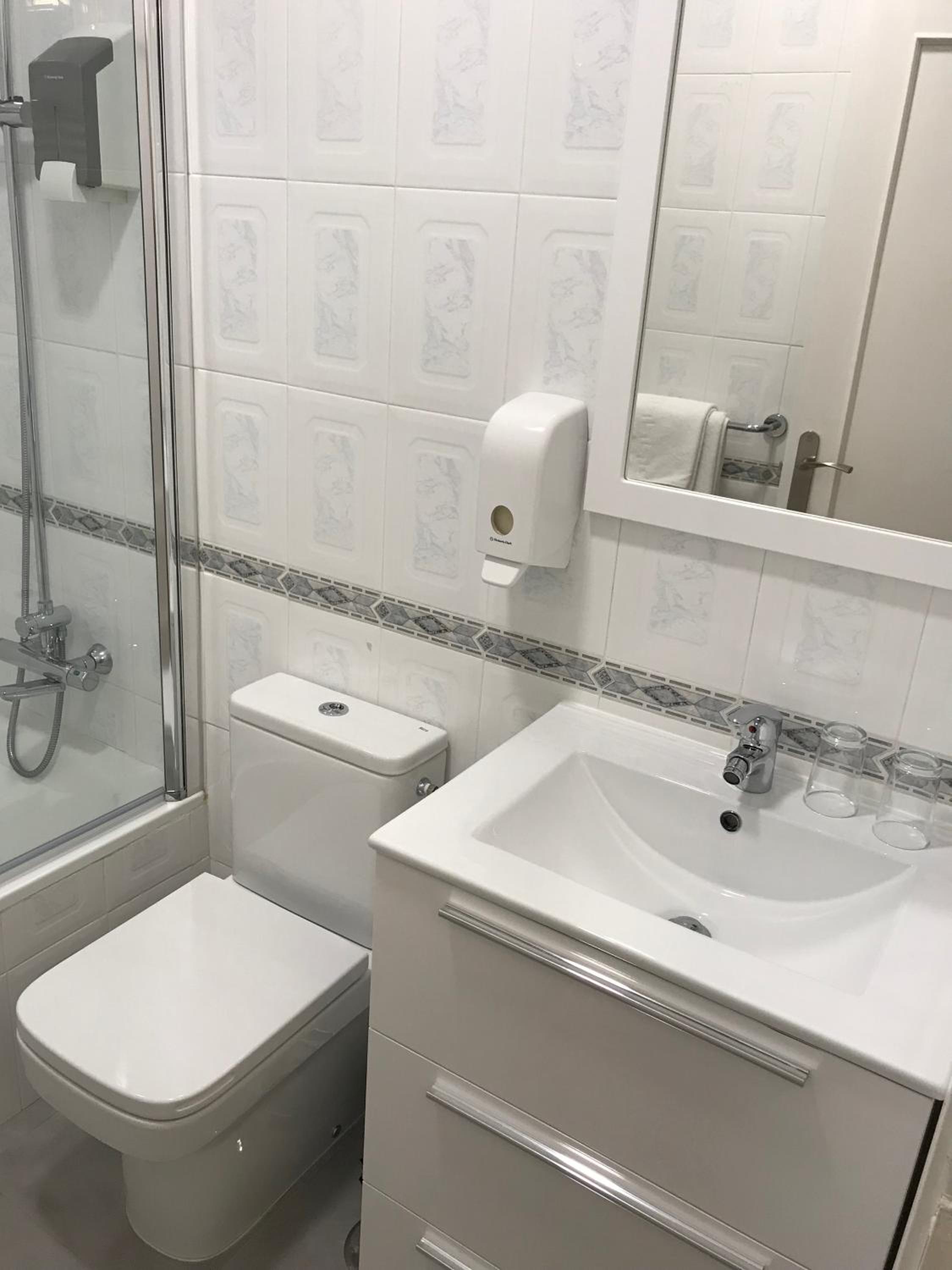One-Bedroom Apartment - Photo 12