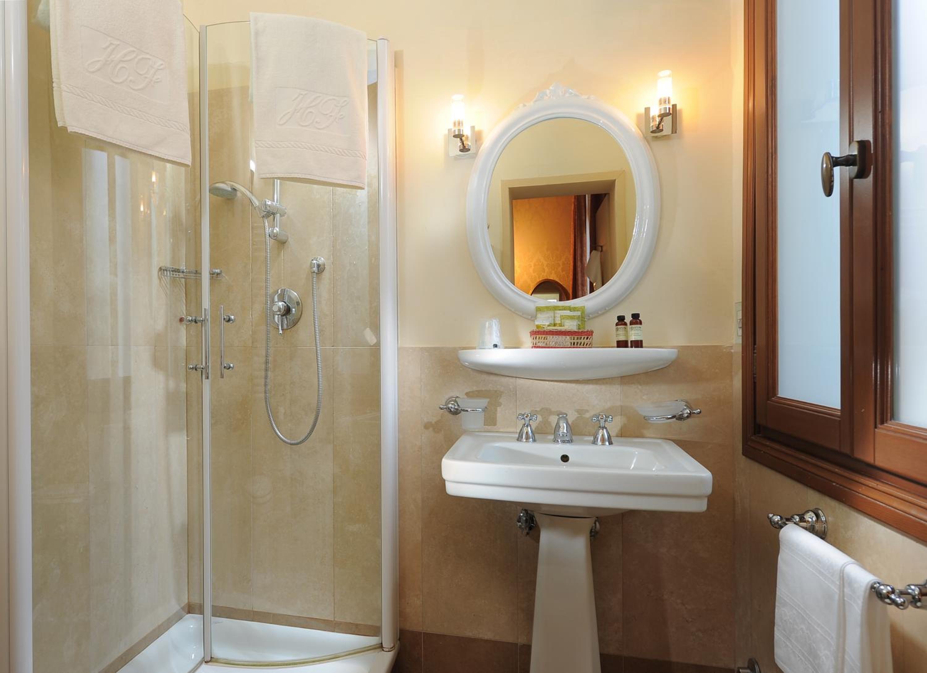 Double Room with Extra Bed photo 2