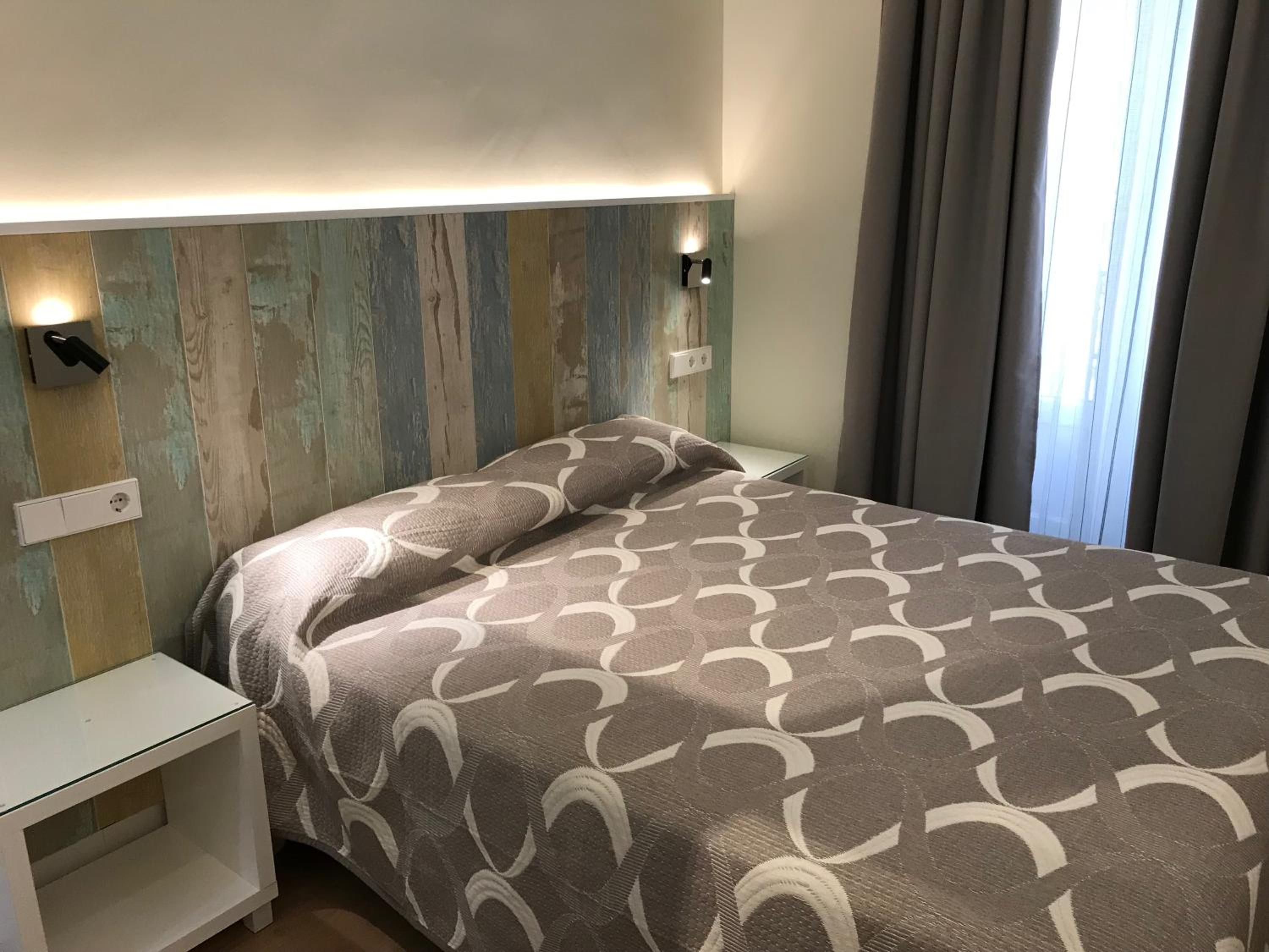 Two-Bedroom Apartment - Photo 3