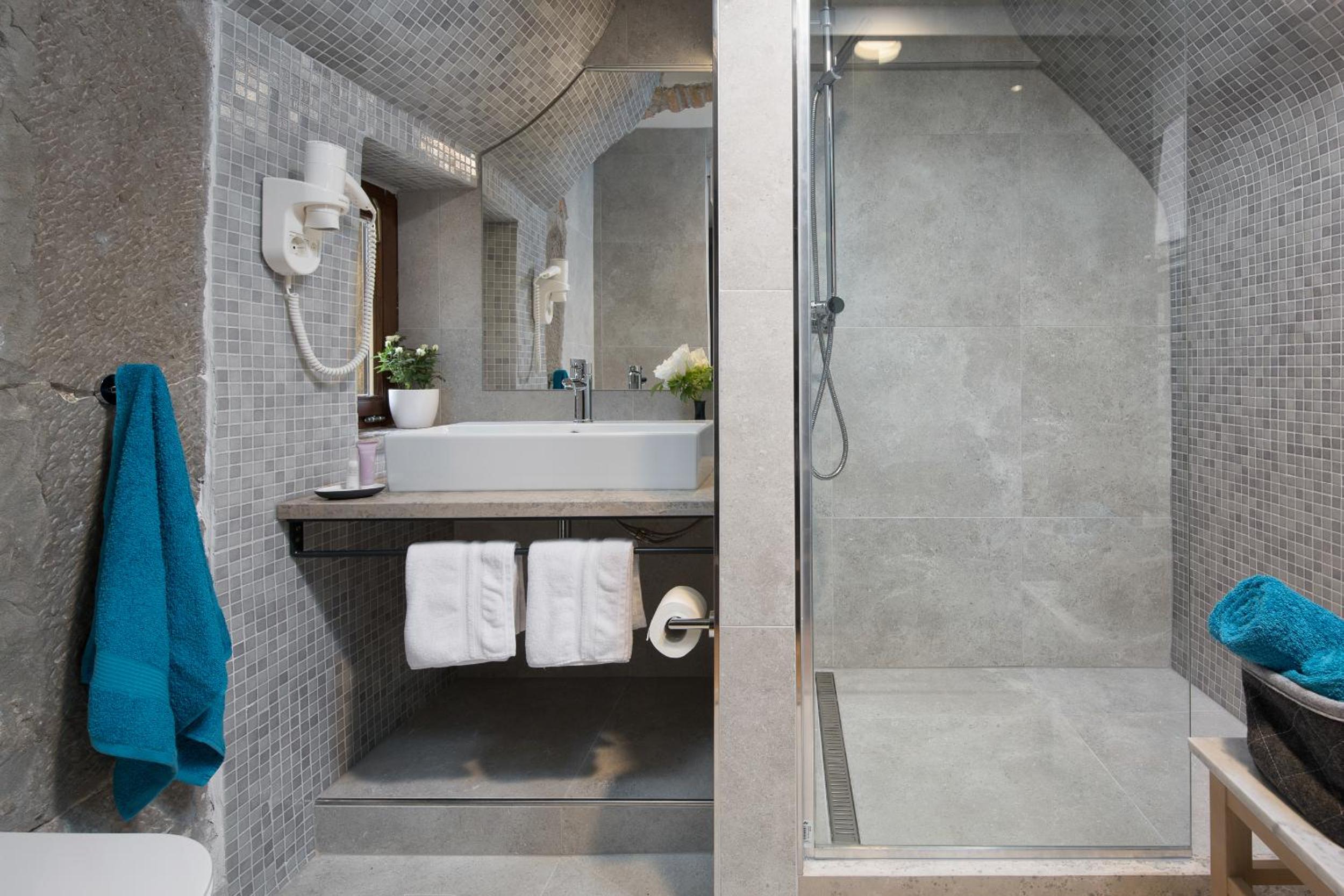 Deluxe Double or Twin Room with Terrace - Photo 4