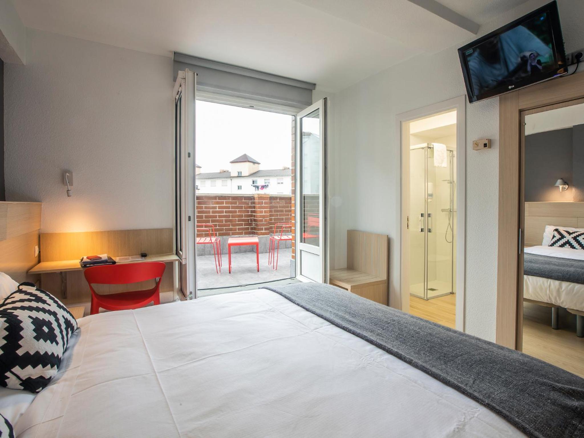 Double or Twin Room - Photo 6