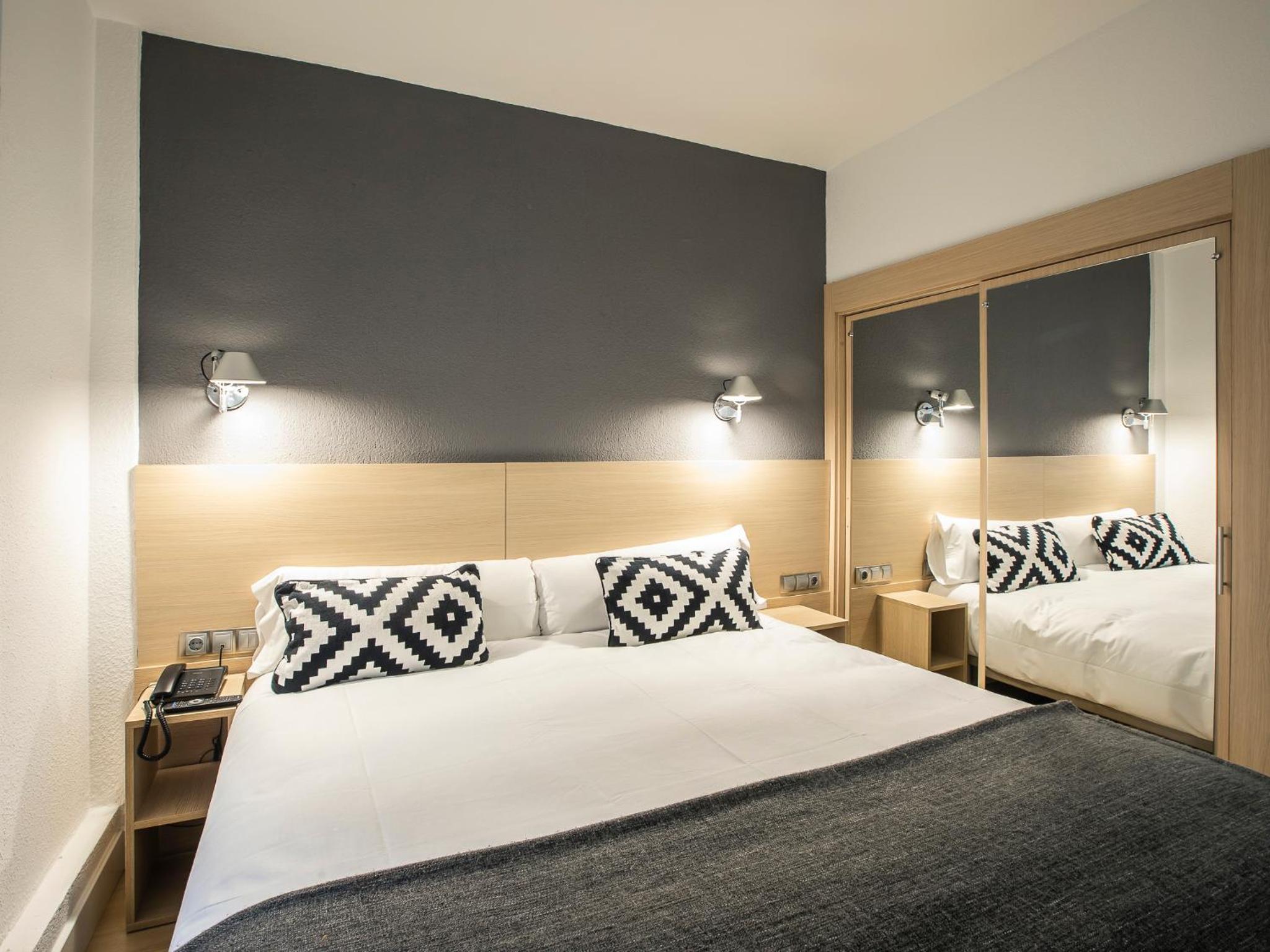Double or Twin Room - Photo 2