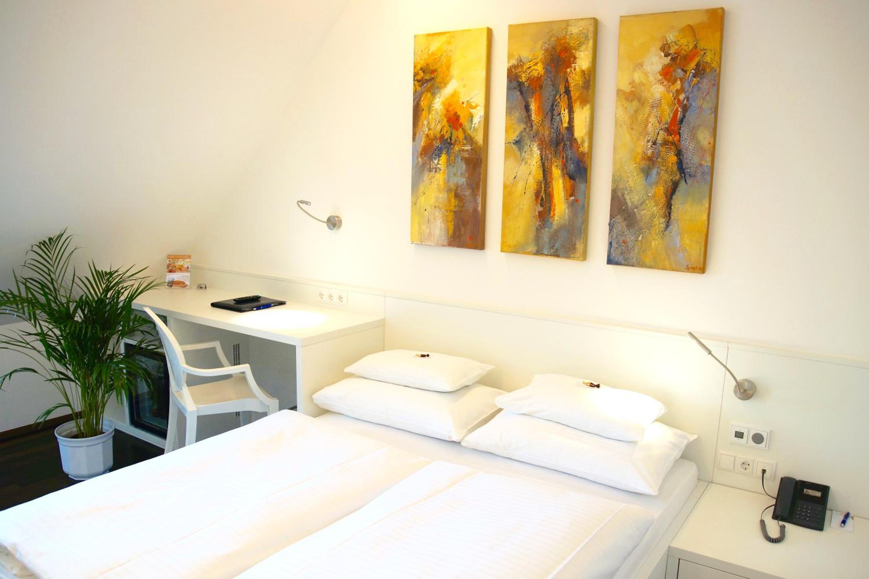 Business Double Room - Photo 6