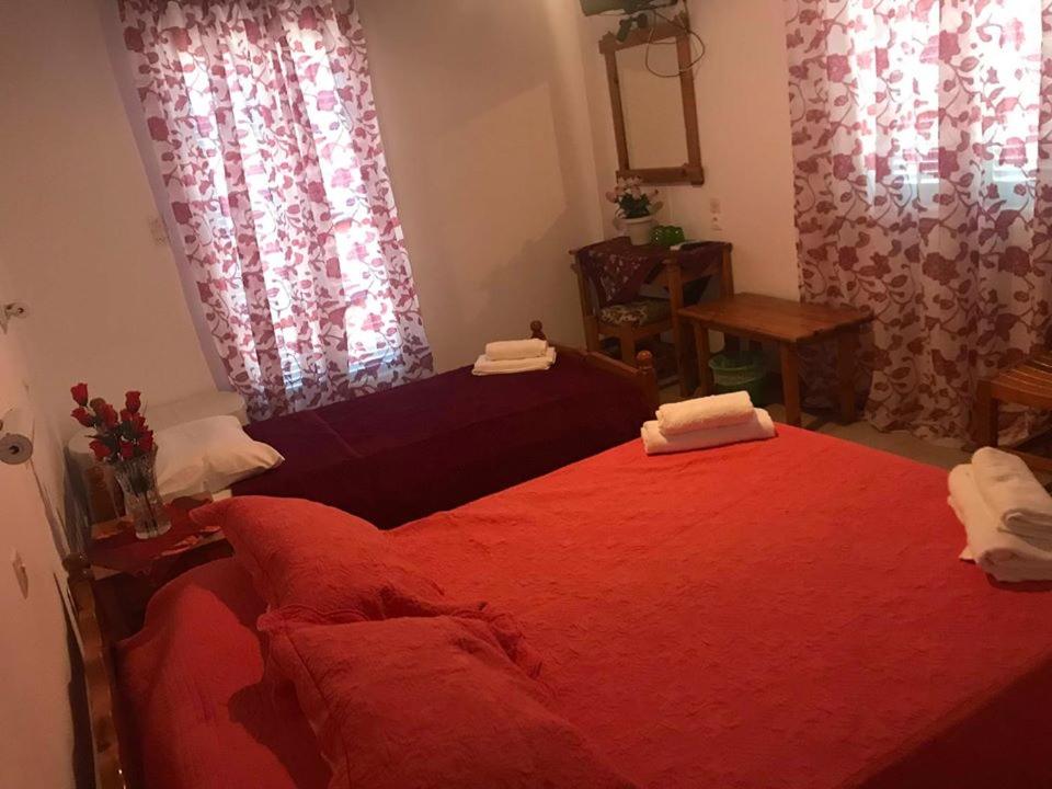 Economy Triple Room - Photo 6