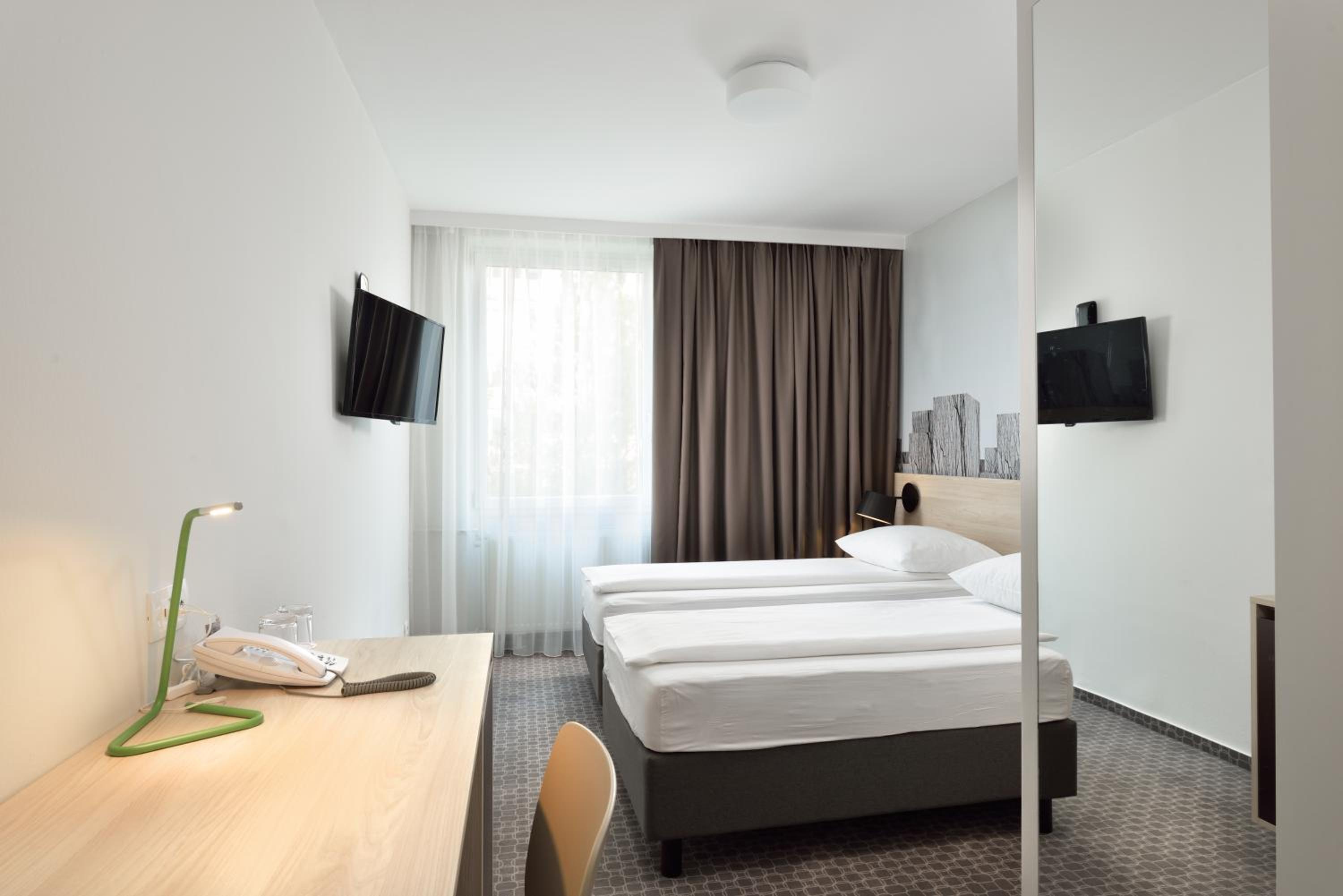 Twin Room - Photo 4