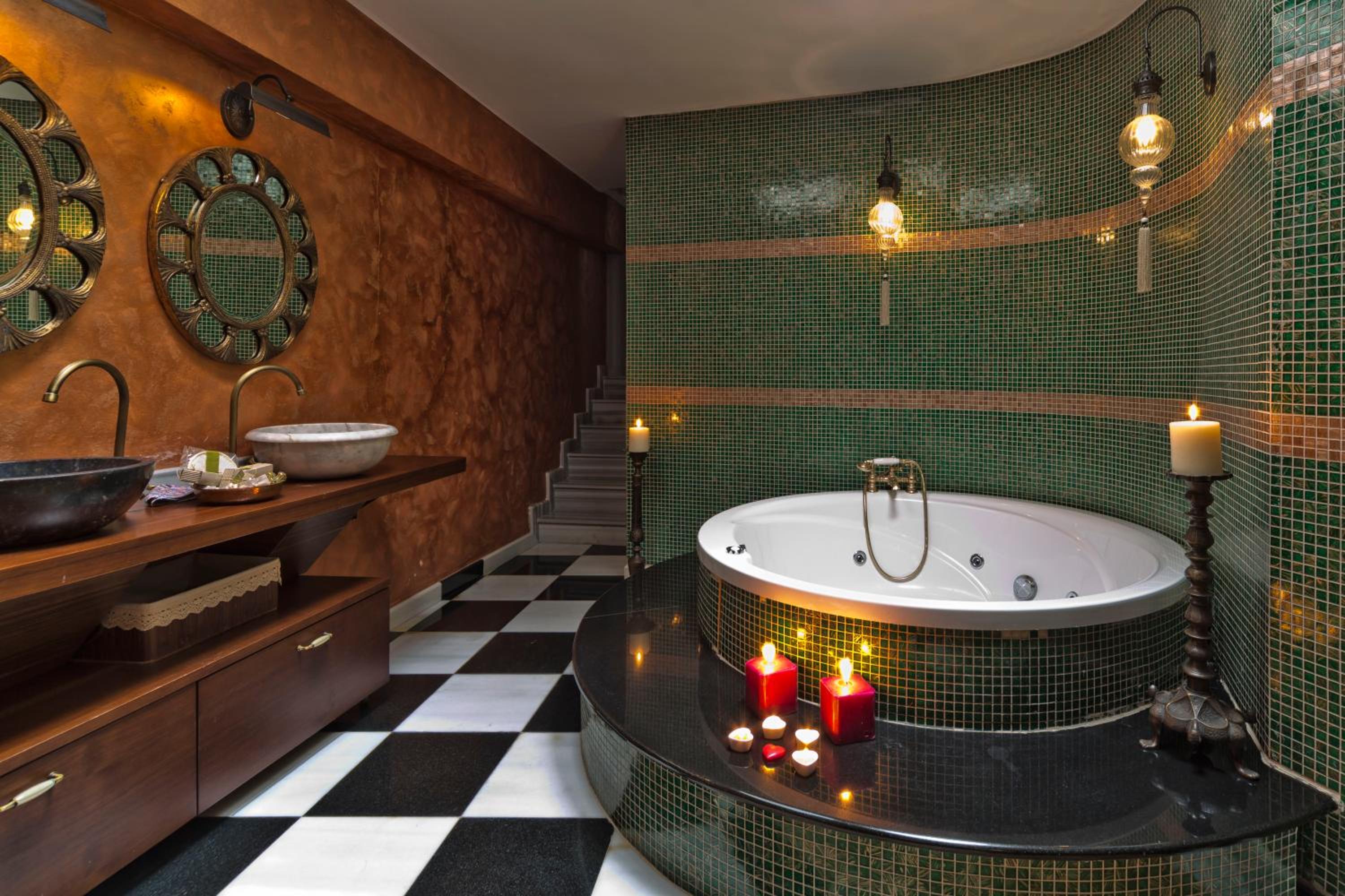Deluxe Suite with Spa Bath photo 3