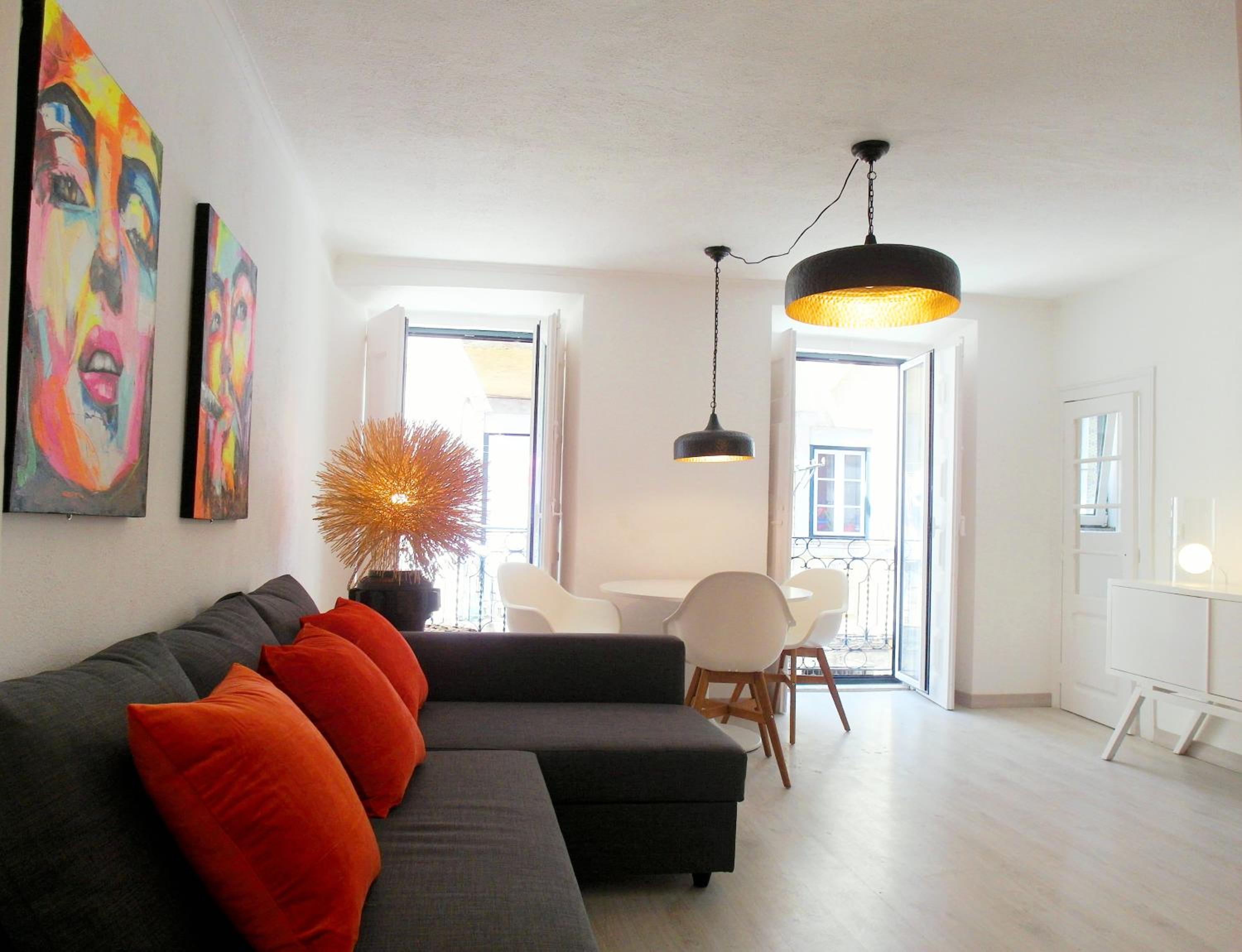 One-Bedroom Apartment photo 1