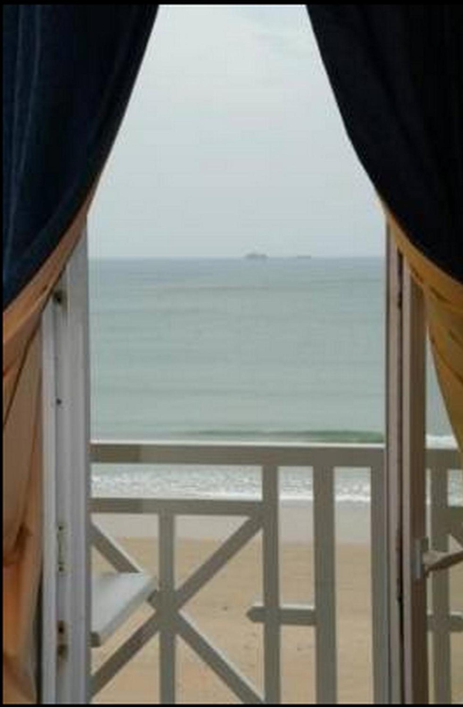 Double or Twin Room with Balcony and Sea View photo 2