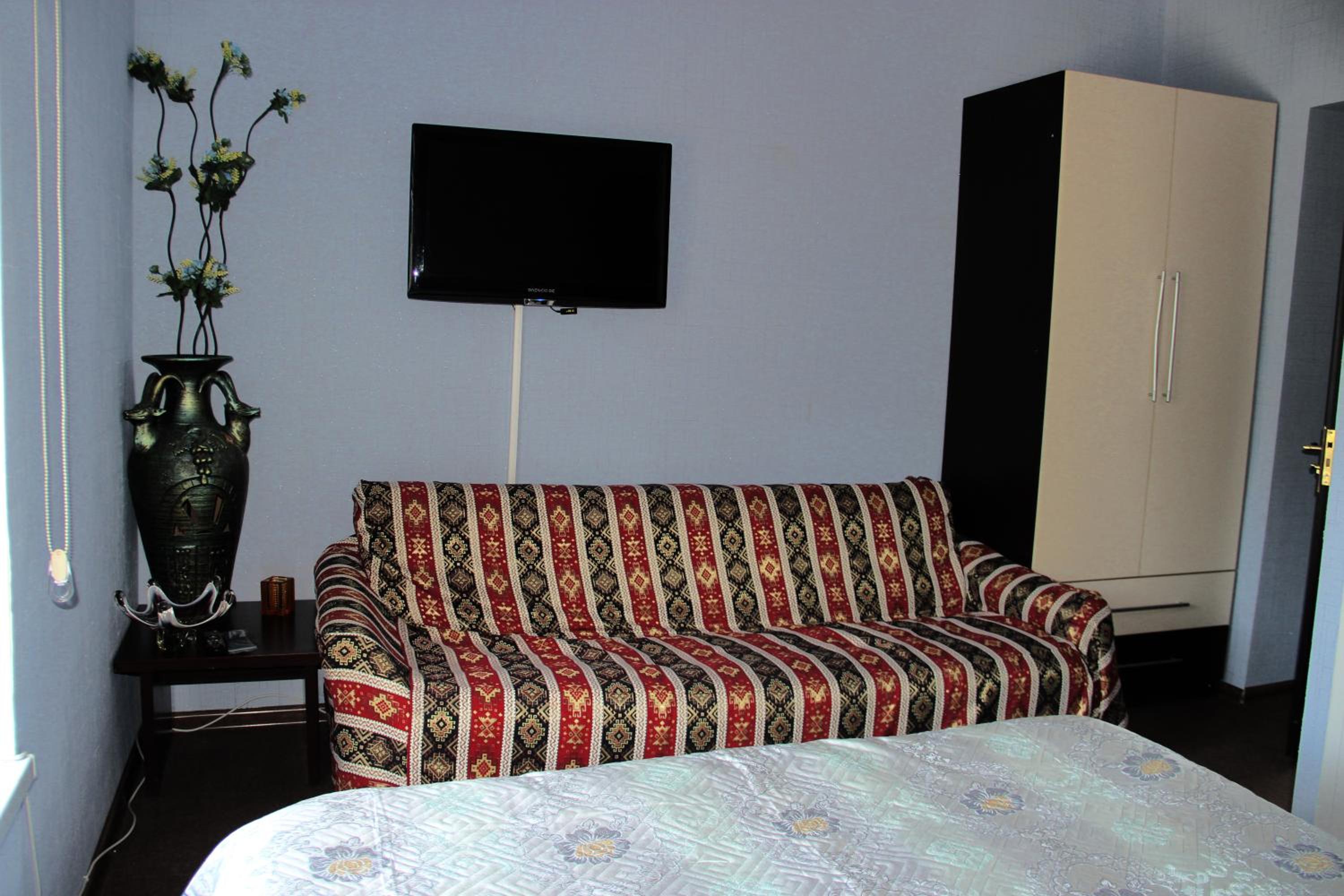 Large Double Room photo 3