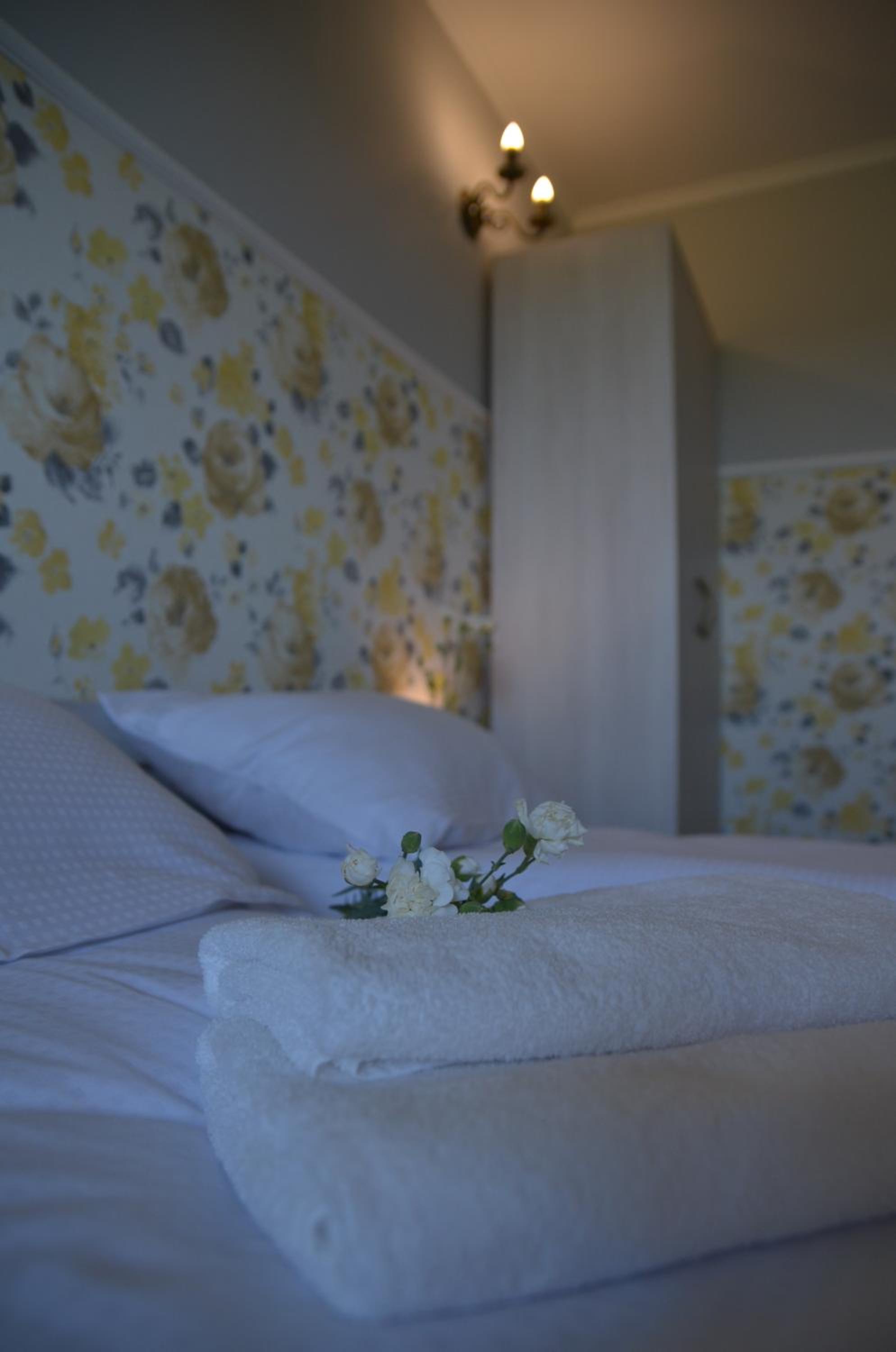Double Room with Private Bathroom - Photo 1