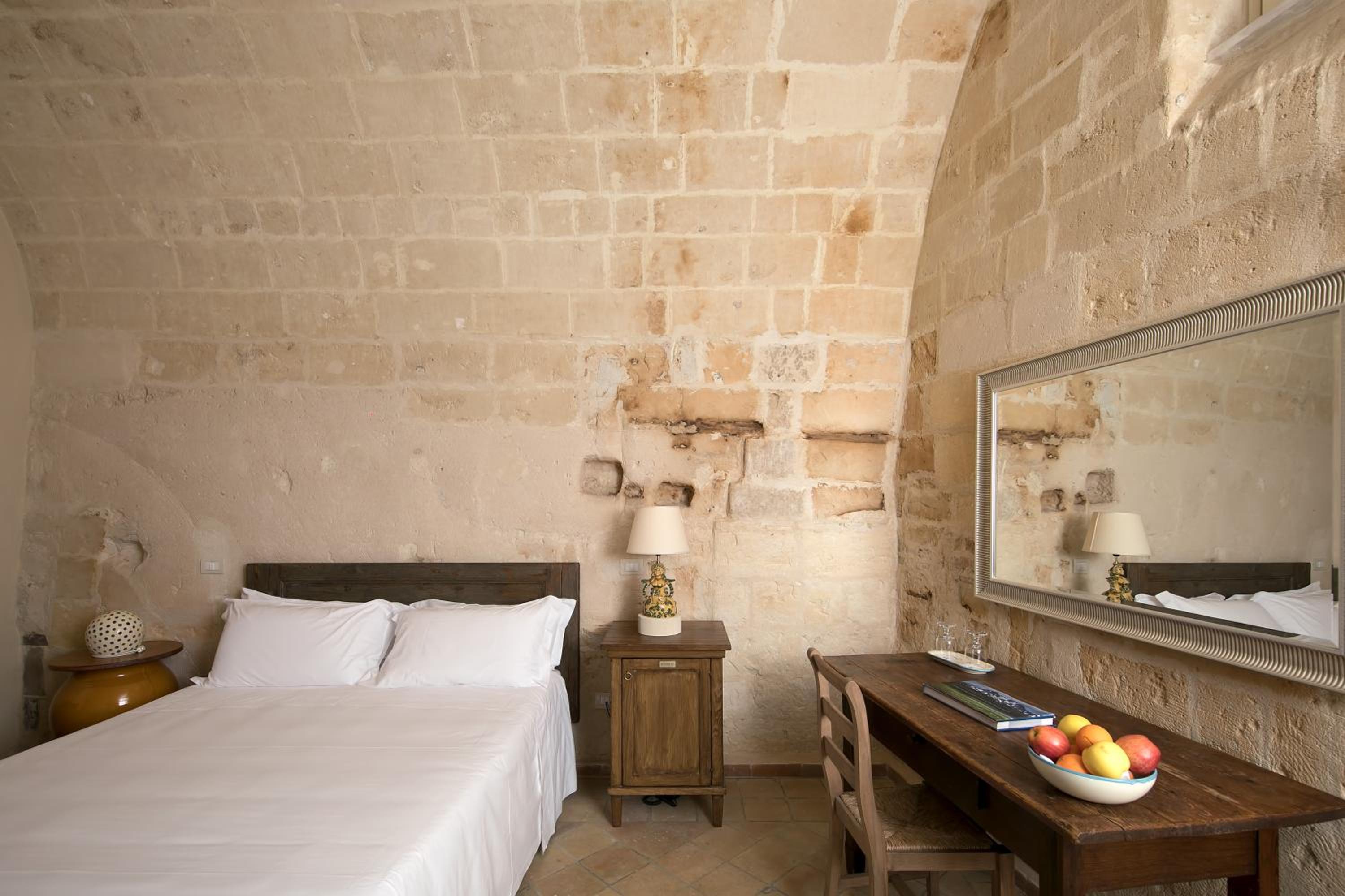 Superior Double or Twin Room with City View - Photo 2