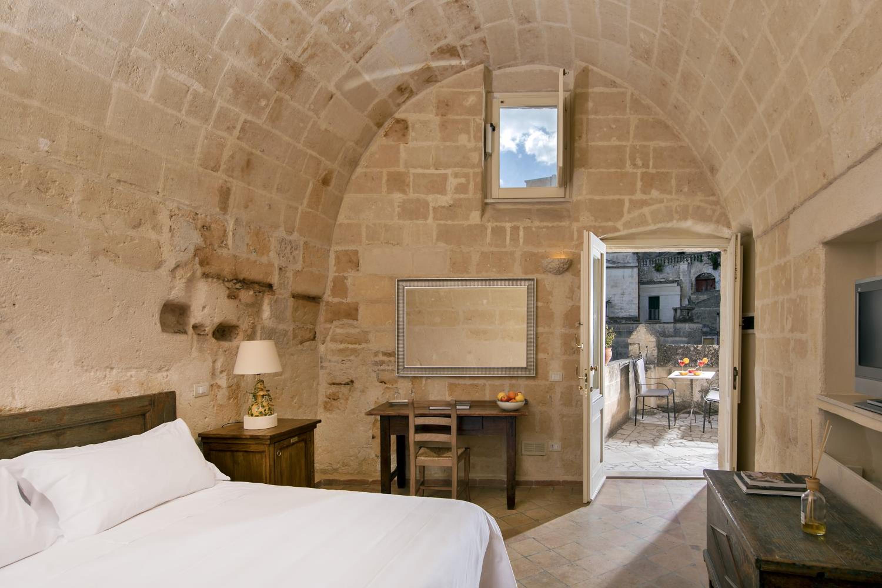 Superior Double or Twin Room with City View - Photo 1