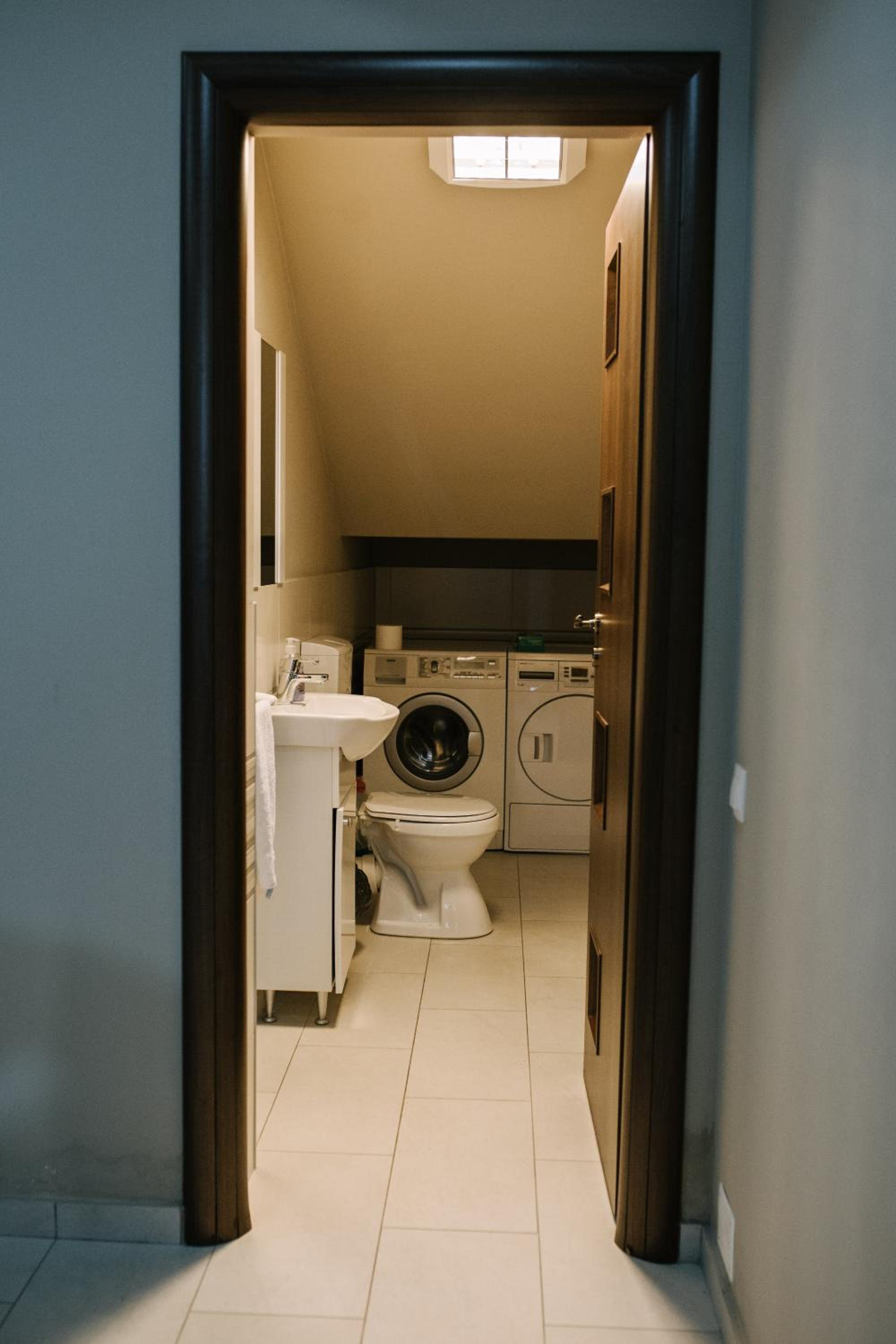 Apartment - Photo 2