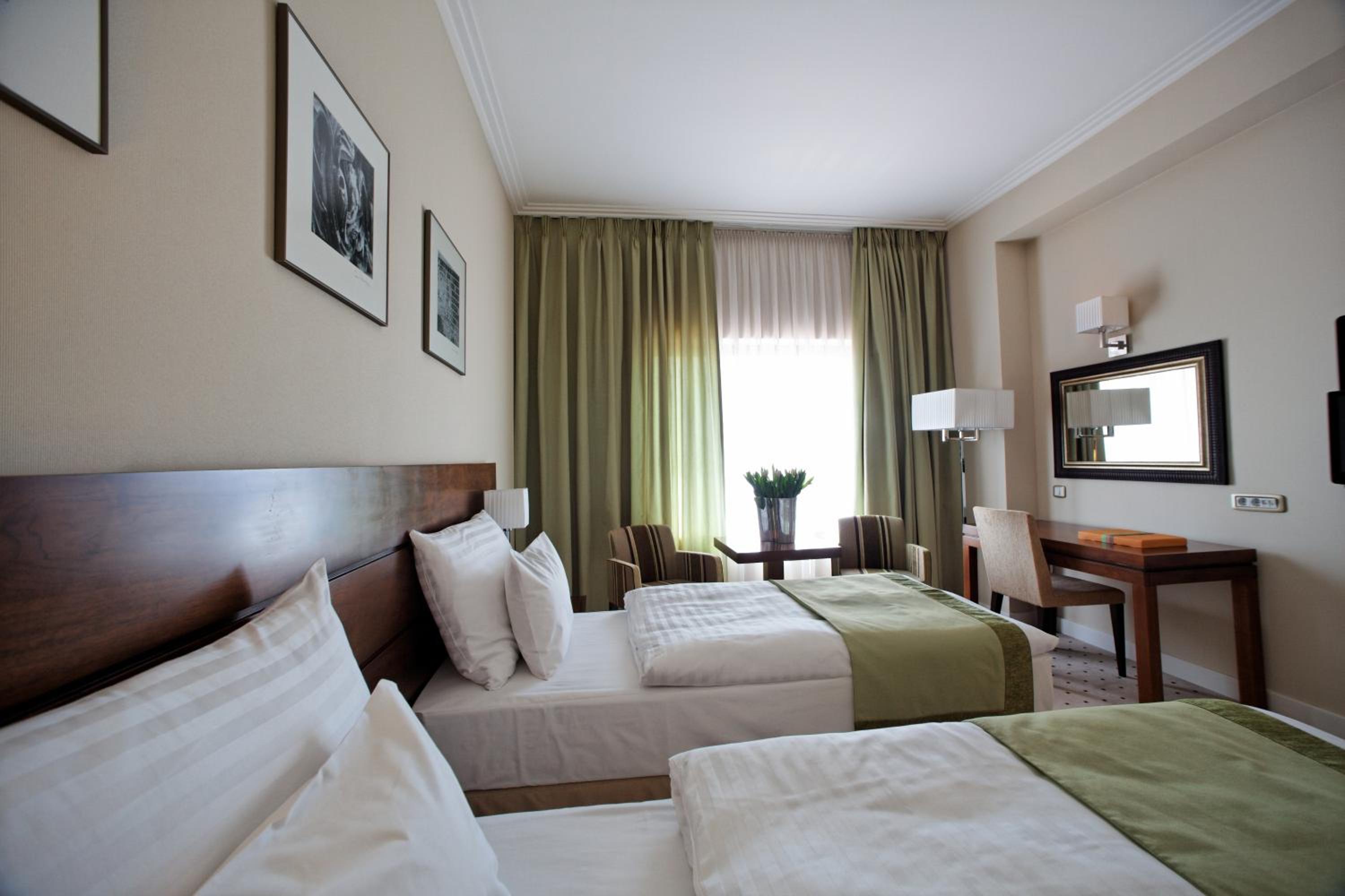 Standard Double/Twin Room - Photo 4