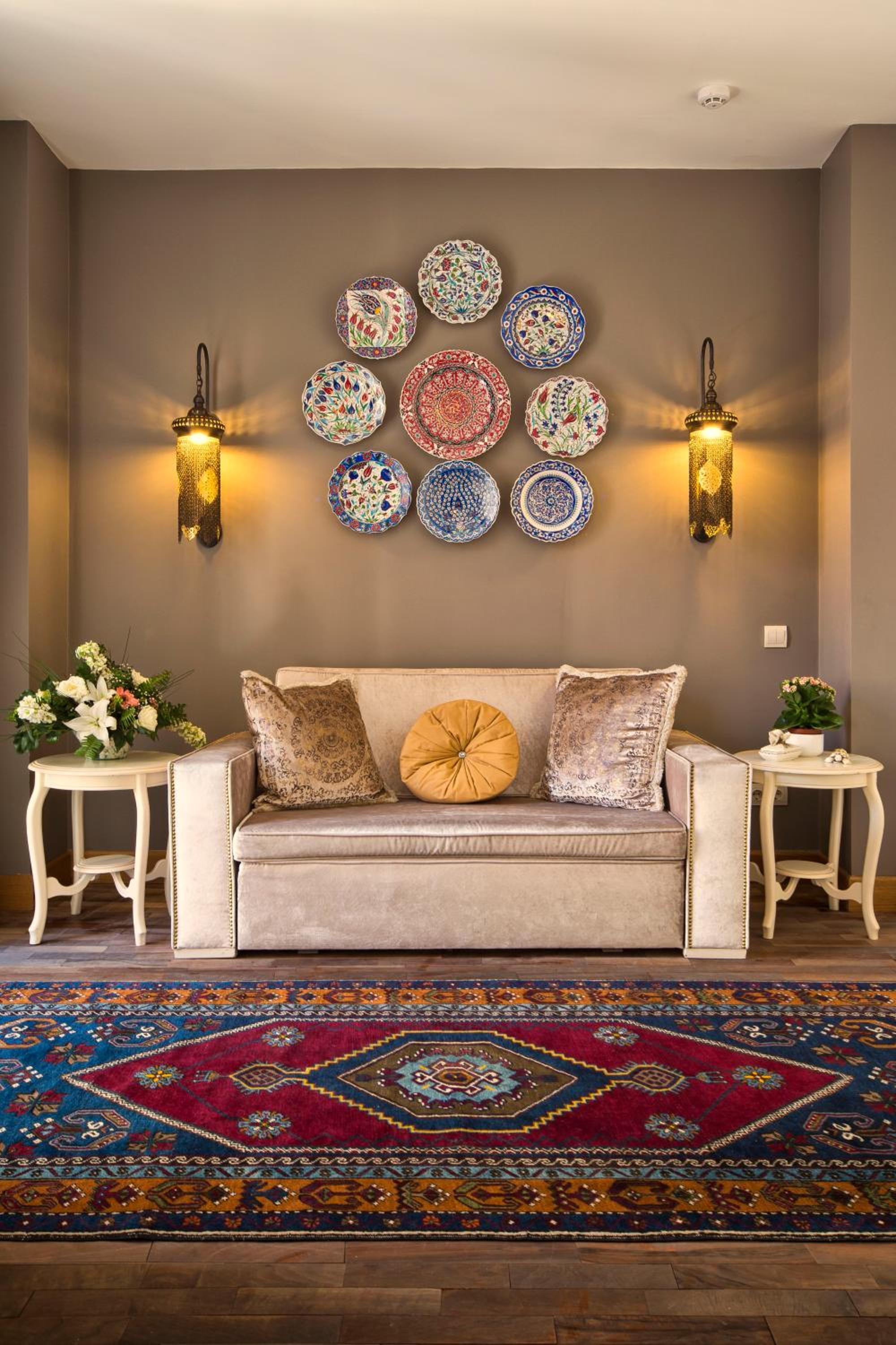 Family Room with Spa Bath photo 3
