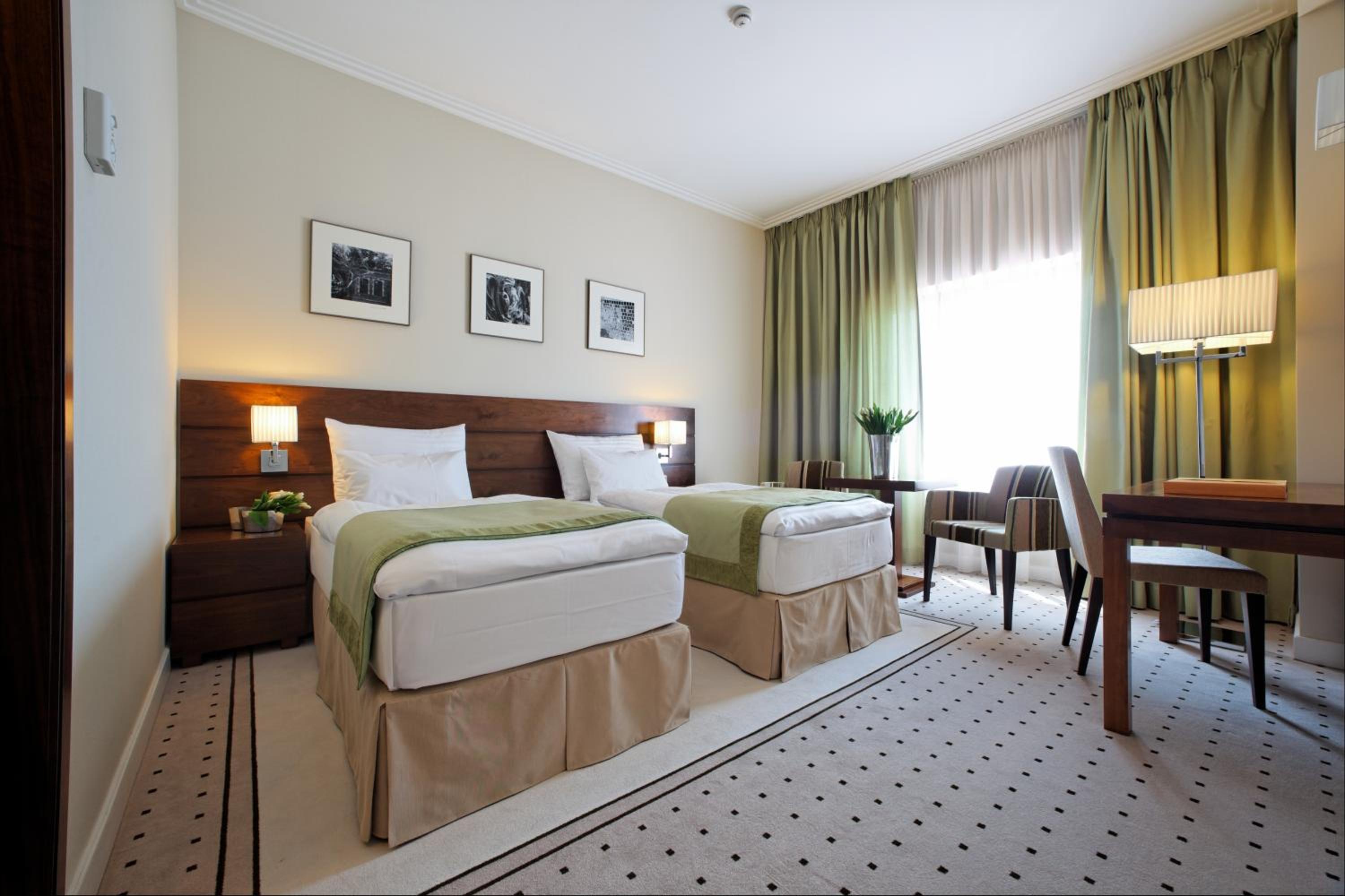 Standard Double/Twin Room - Photo 5
