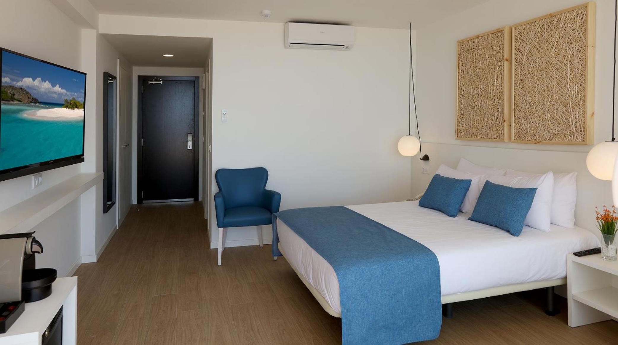 Premium Room with Terrace and Sea View photo 2
