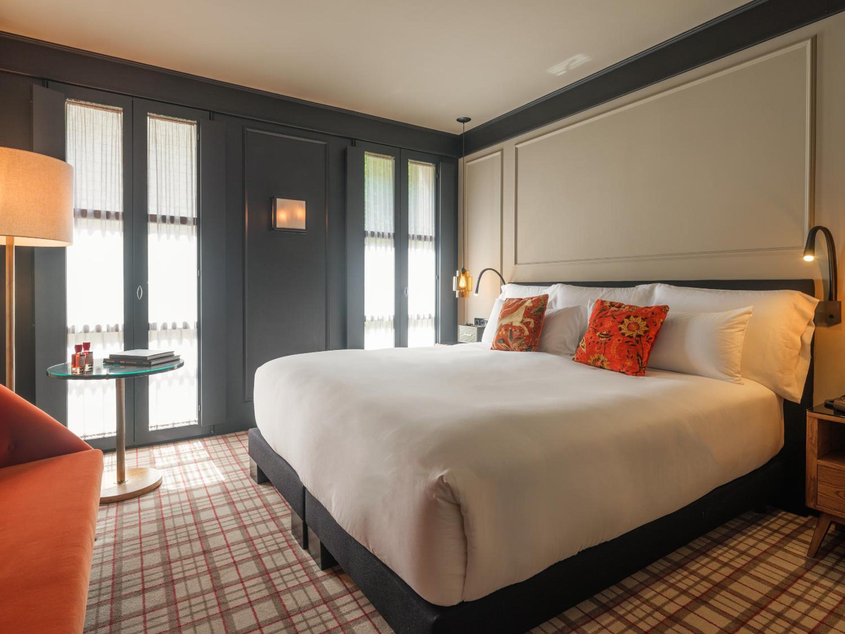 Medium Room
